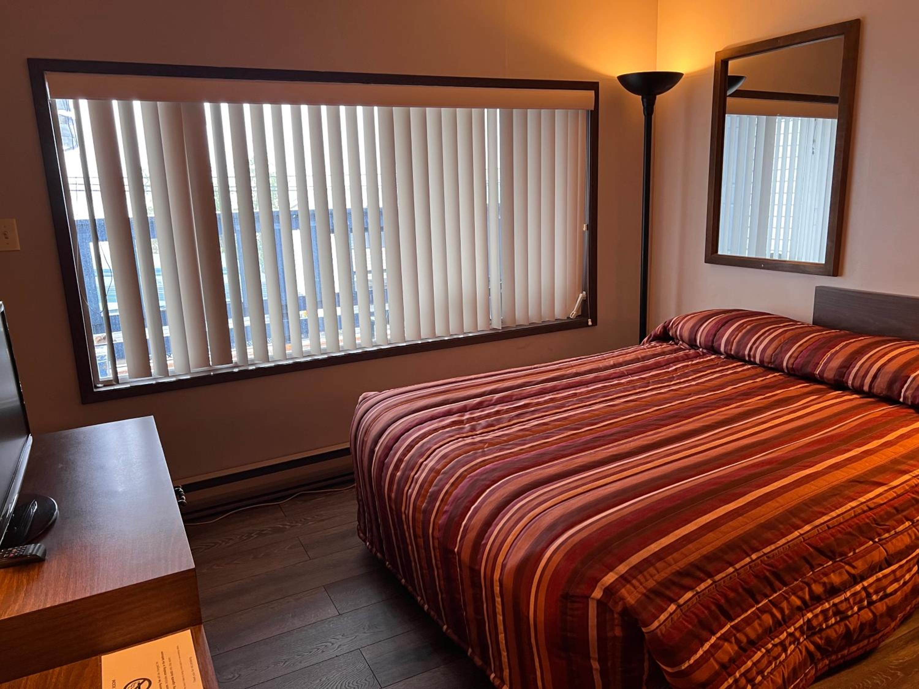 Deluxe Double Room (2 Adults + 1 Child) photo 1