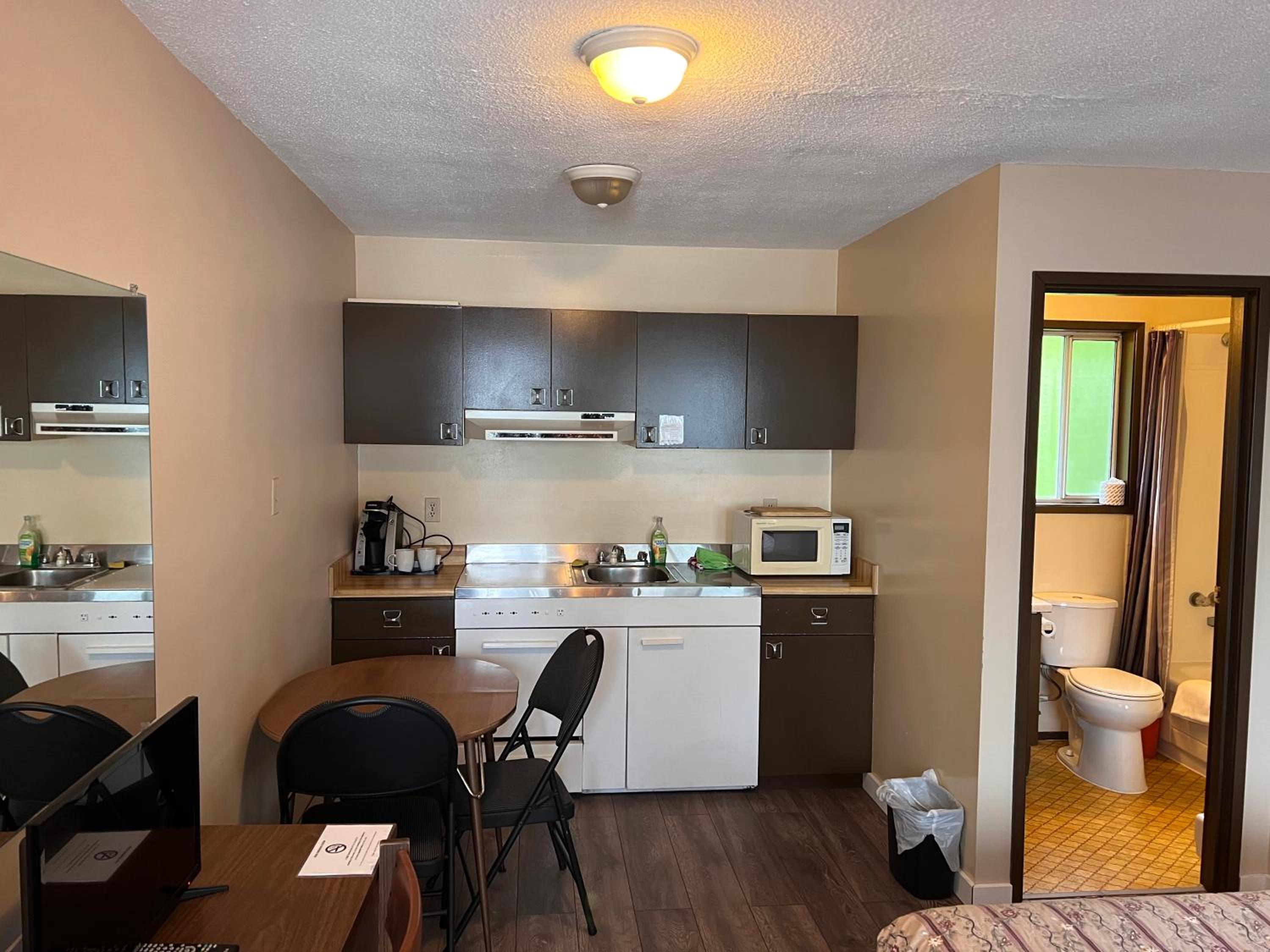 Deluxe Double Room with Kitchenette photo 2