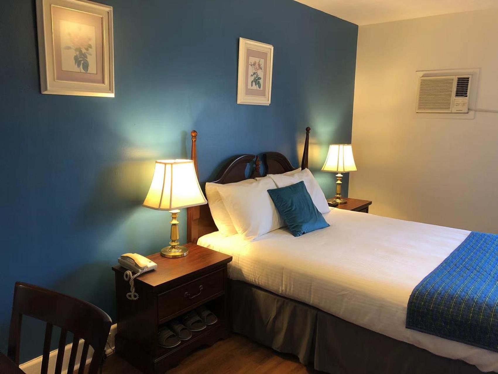 Standard Queen Room - Photo 15