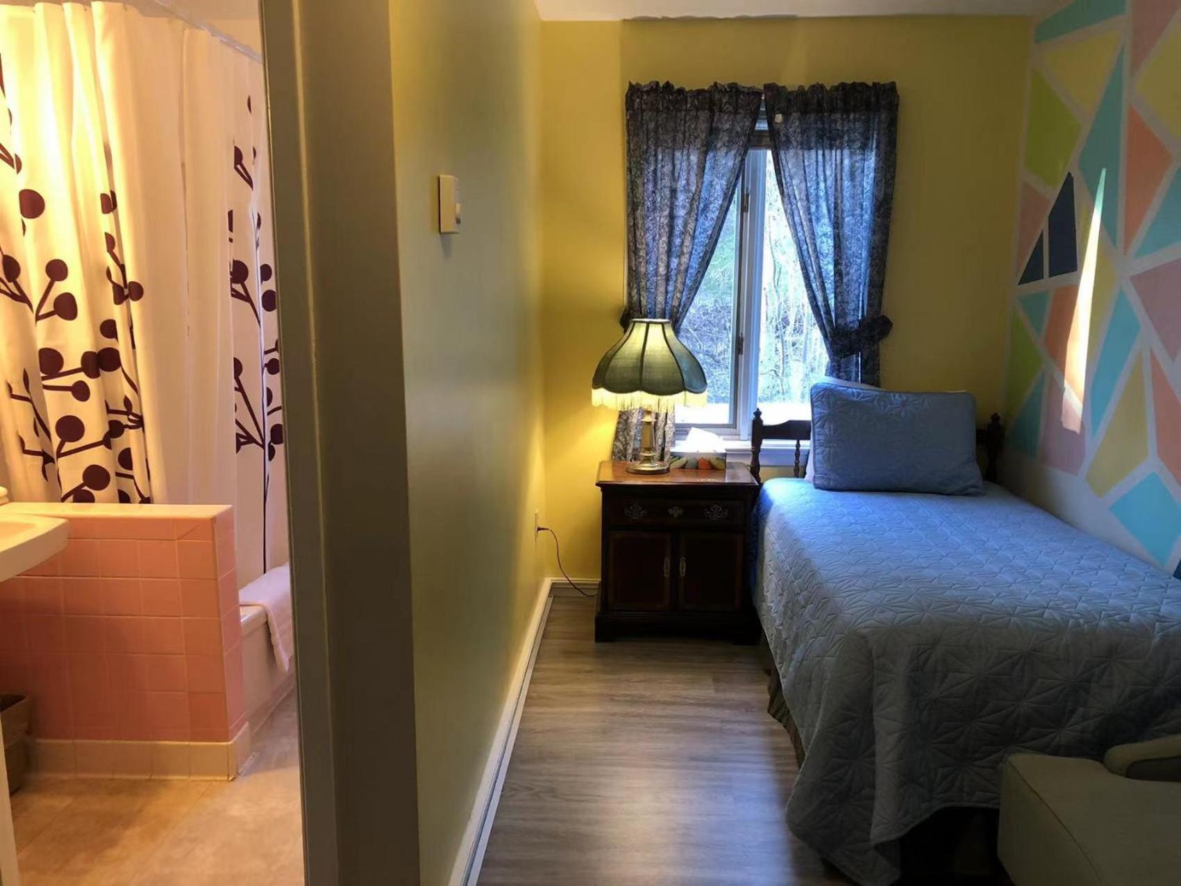Family Room - Photo 10