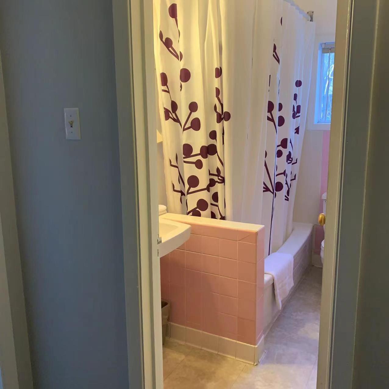 Family Room - Photo 16