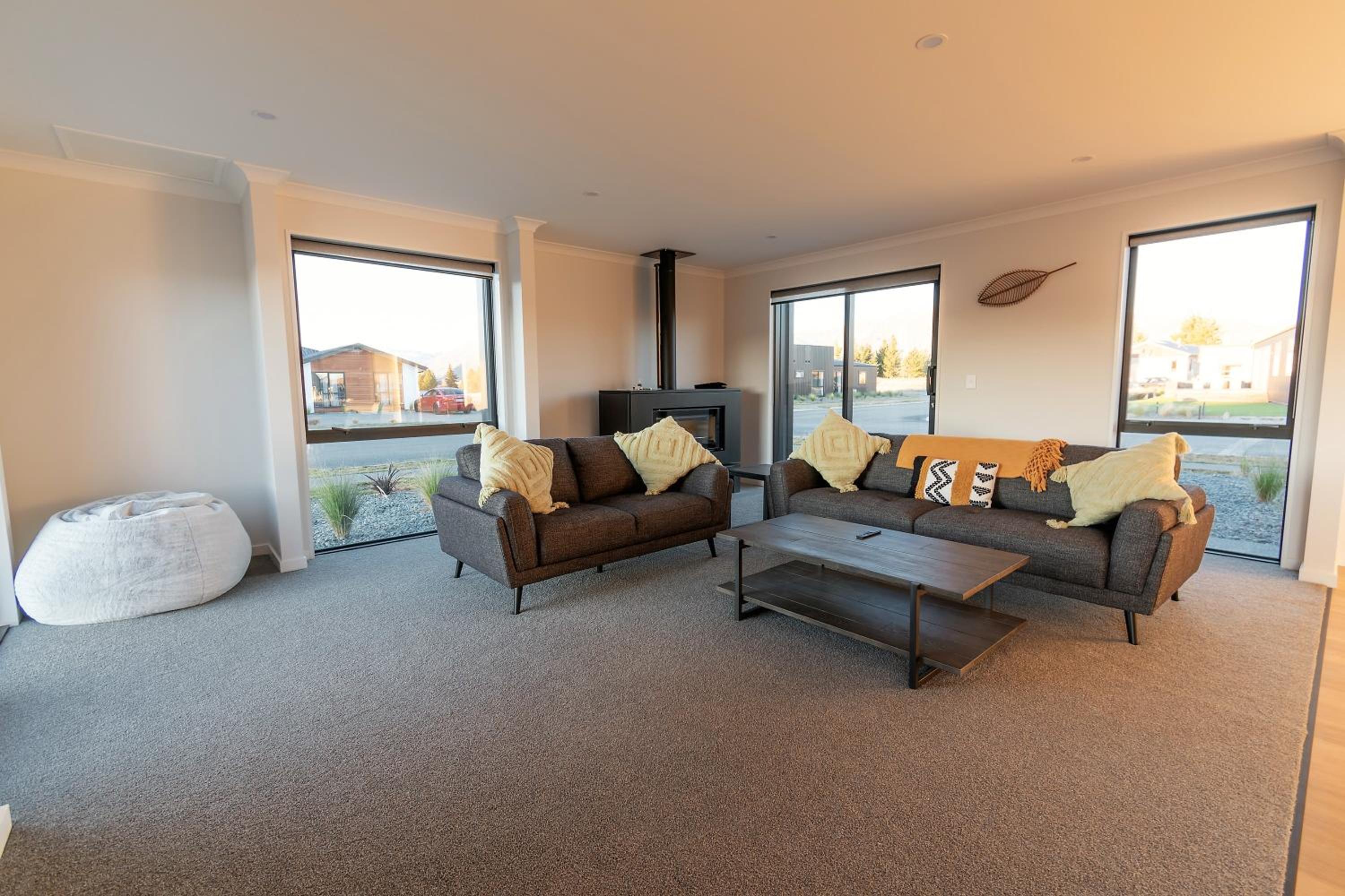 Five-Bedroom House - Photo 14