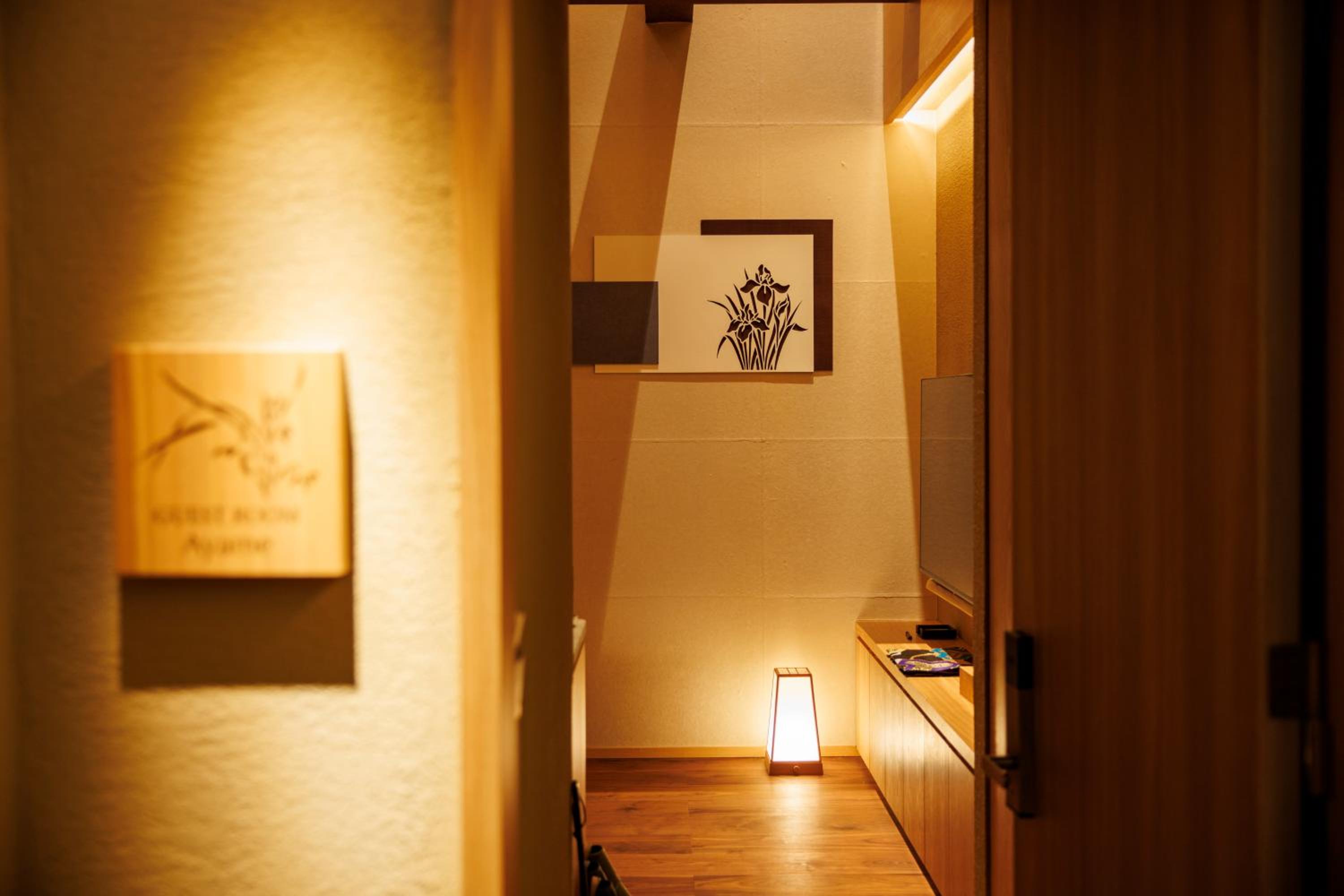 Standard Suite - Non-Smoking - Photo 18