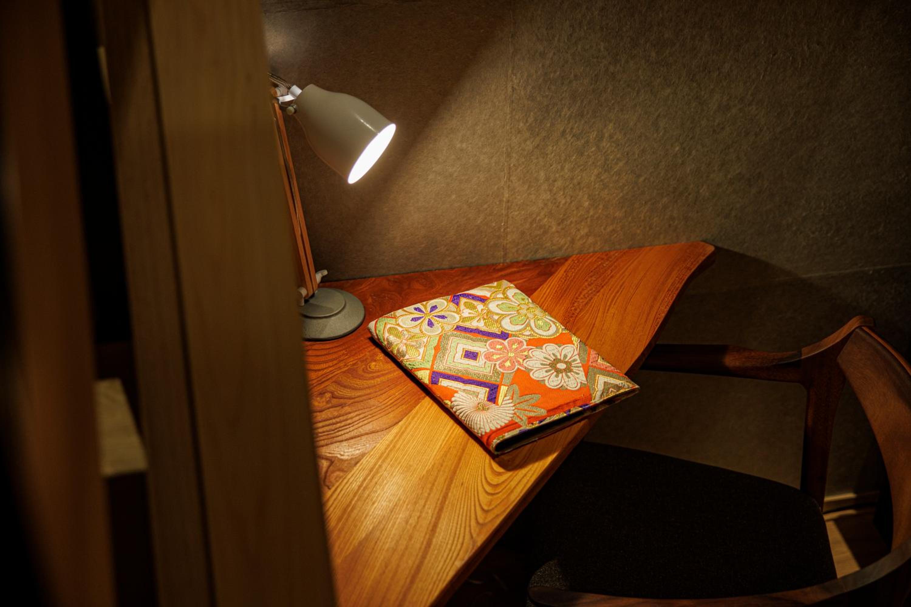 Standard Suite - Non-Smoking - Photo 5