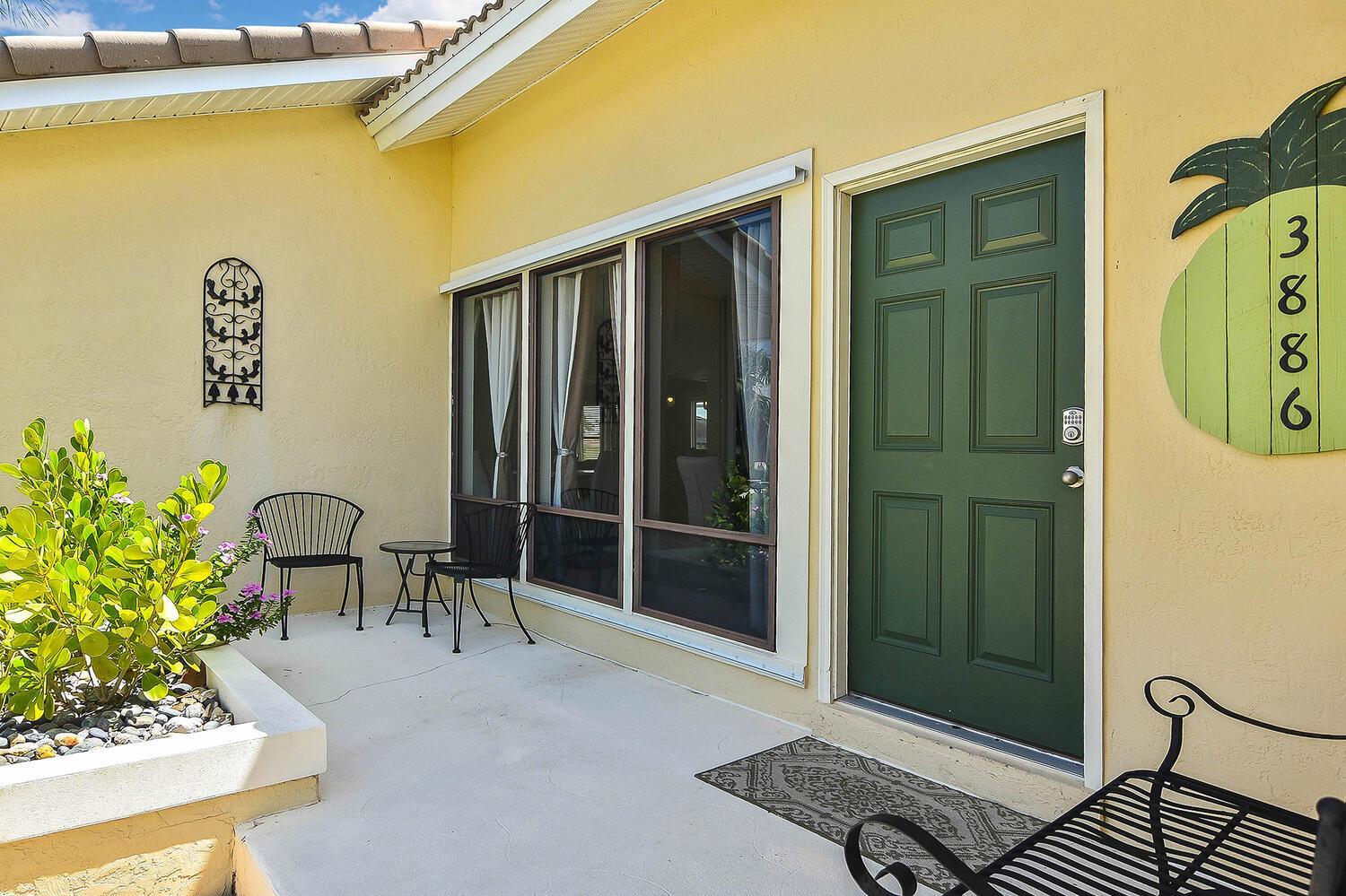 Two-Bedroom House - Photo 20