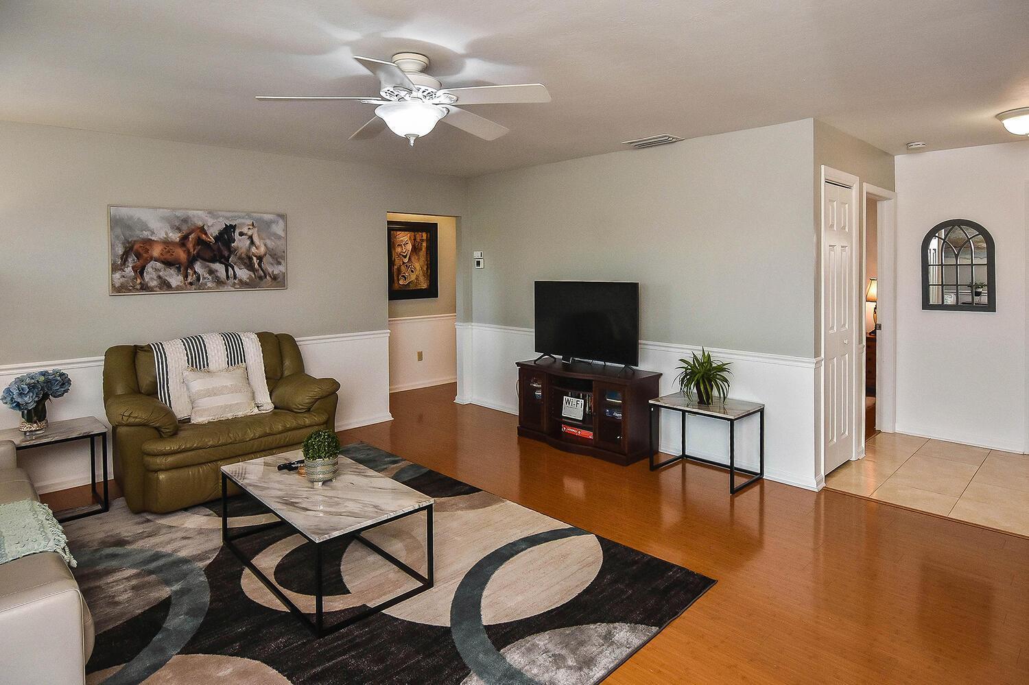 Two-Bedroom House - Photo 1