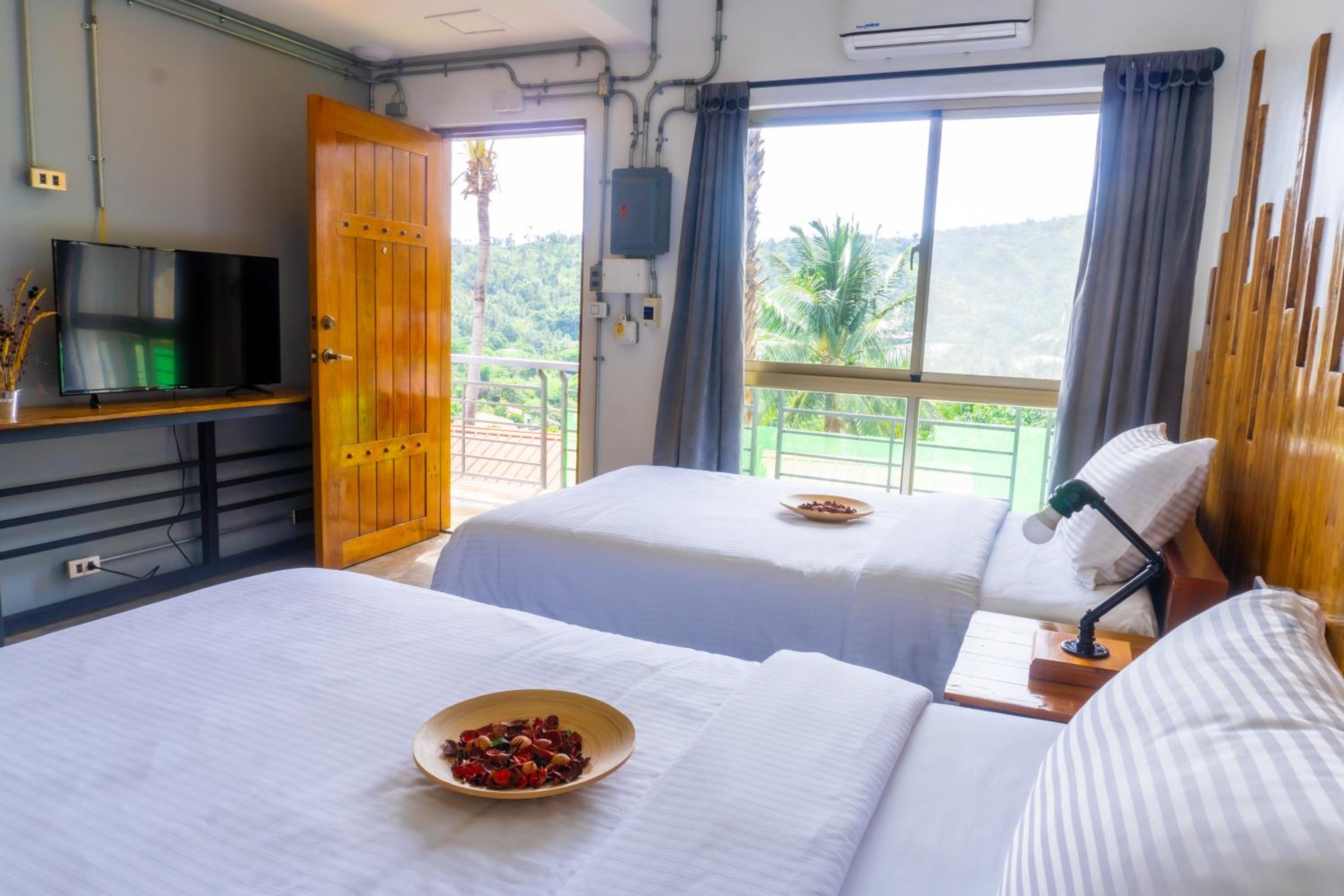 Deluxe Double or Twin Room with Pool Access - Photo 4