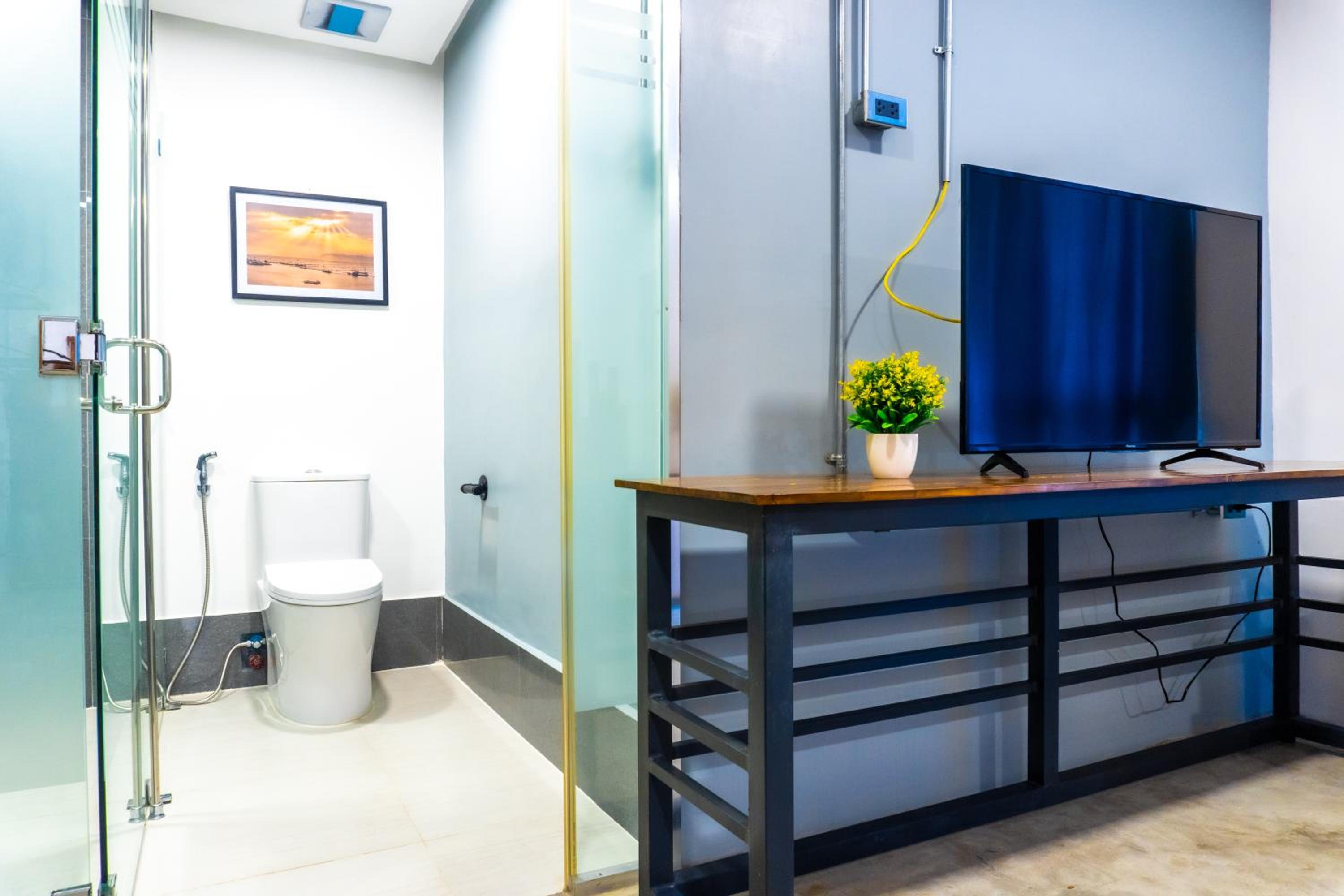Deluxe Double or Twin Room with Pool Access - Photo 37