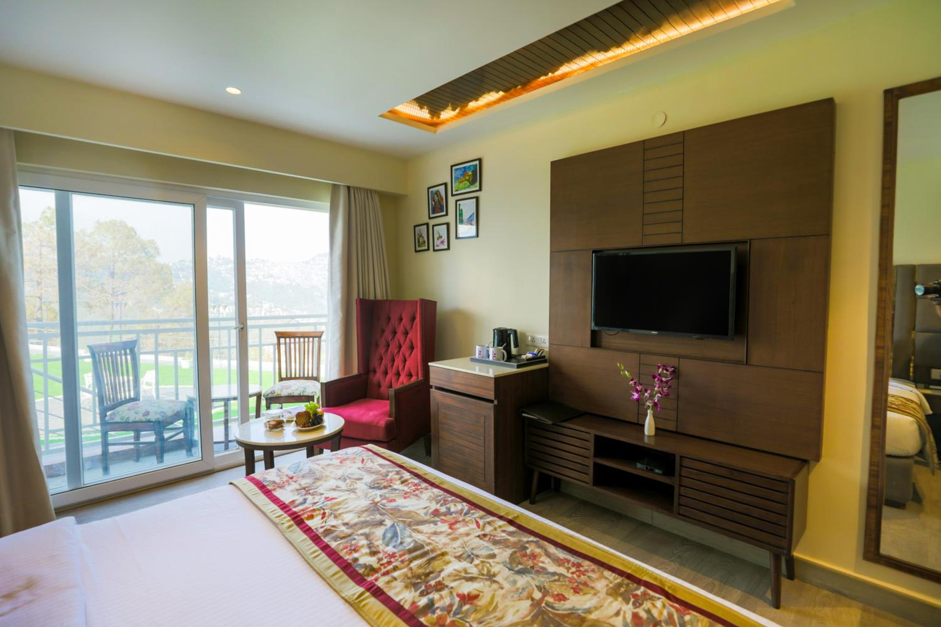 Premium Room With Private Balcony And Valley View - Enjoy 1+1 Happy Hours Timing - 11 am - 7 Pm