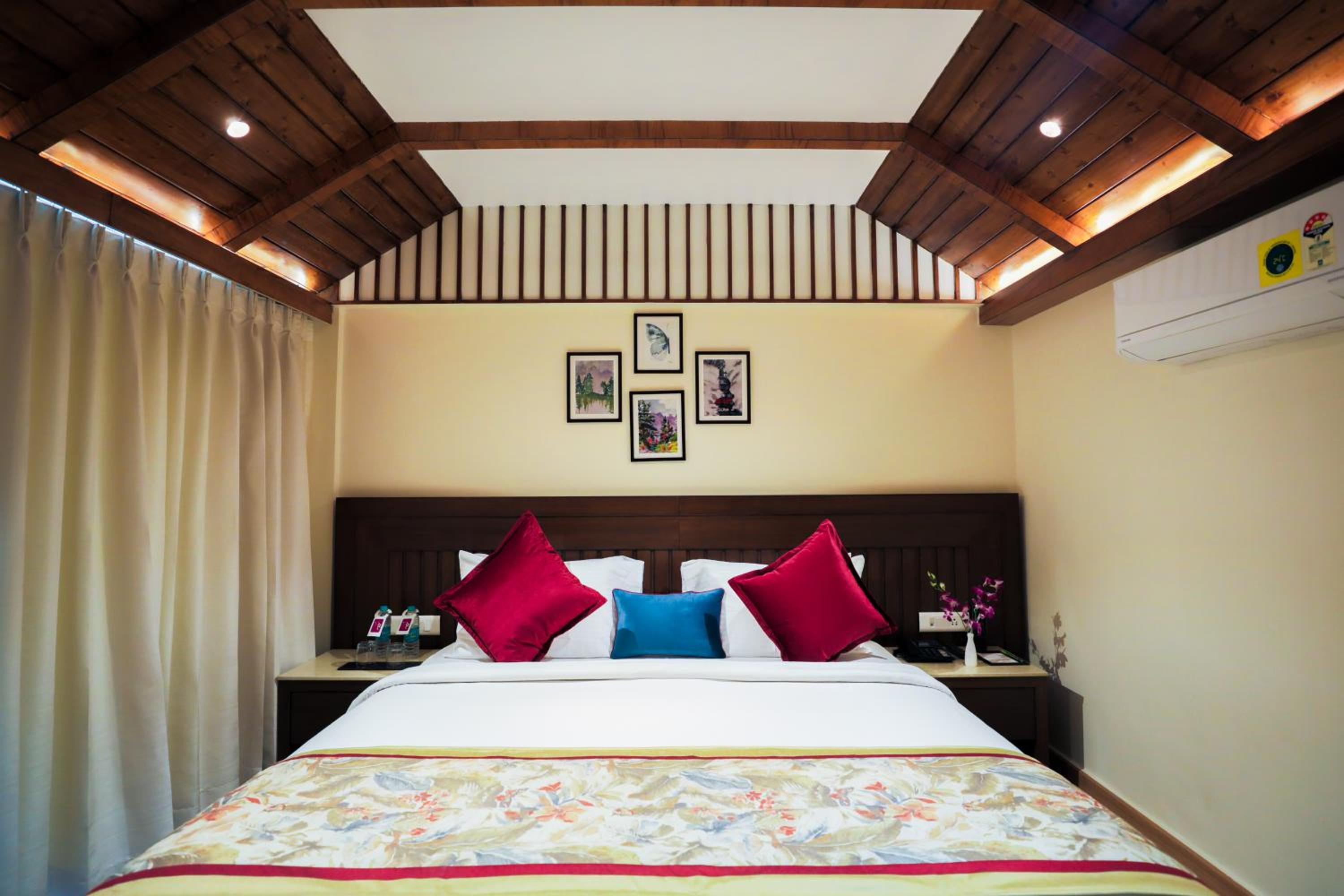 Deluxe Room - Enjoy 1+1 Happy Hours Timing - 11 am - 7 Pm
