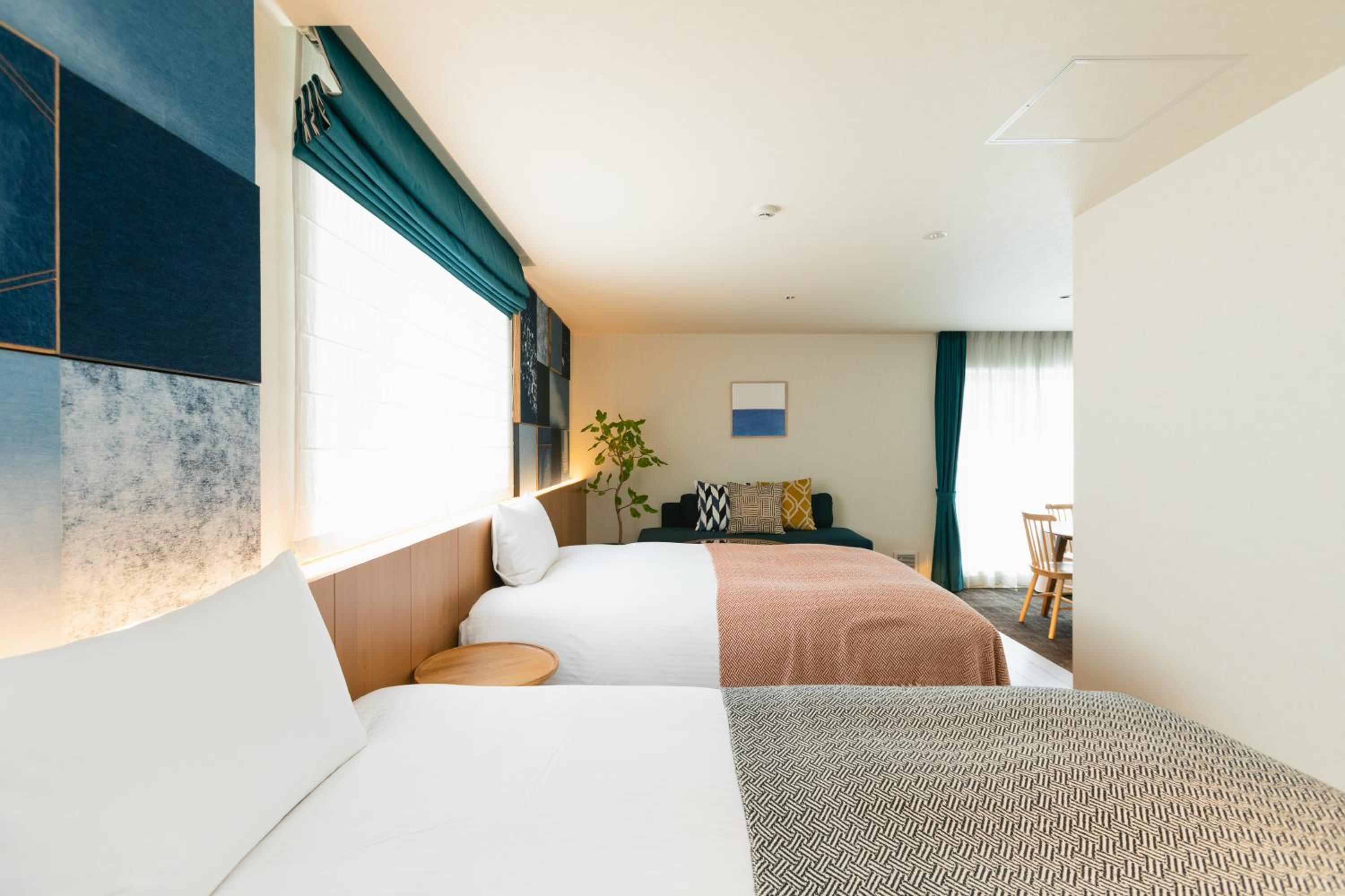 Denim Twin Balcony Room - Photo 3
