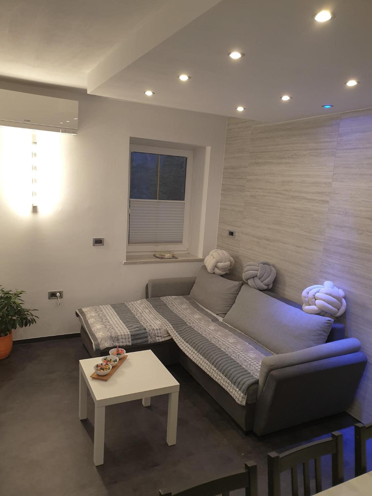 Apartamento de dois quartos com terraço e vista para o castelo