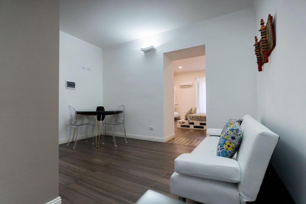 Triple Room - Photo 9