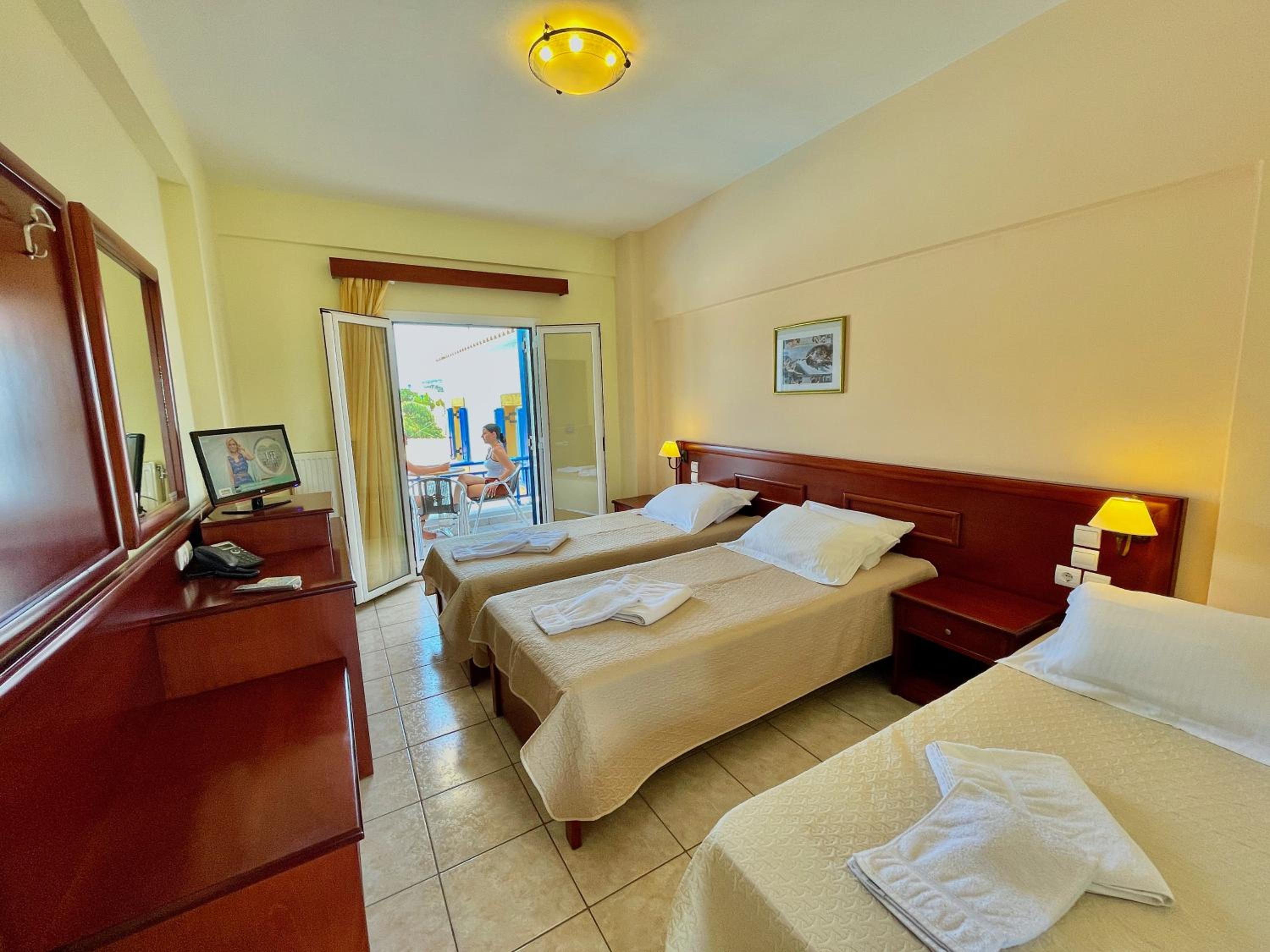 Triple Room with Pool View