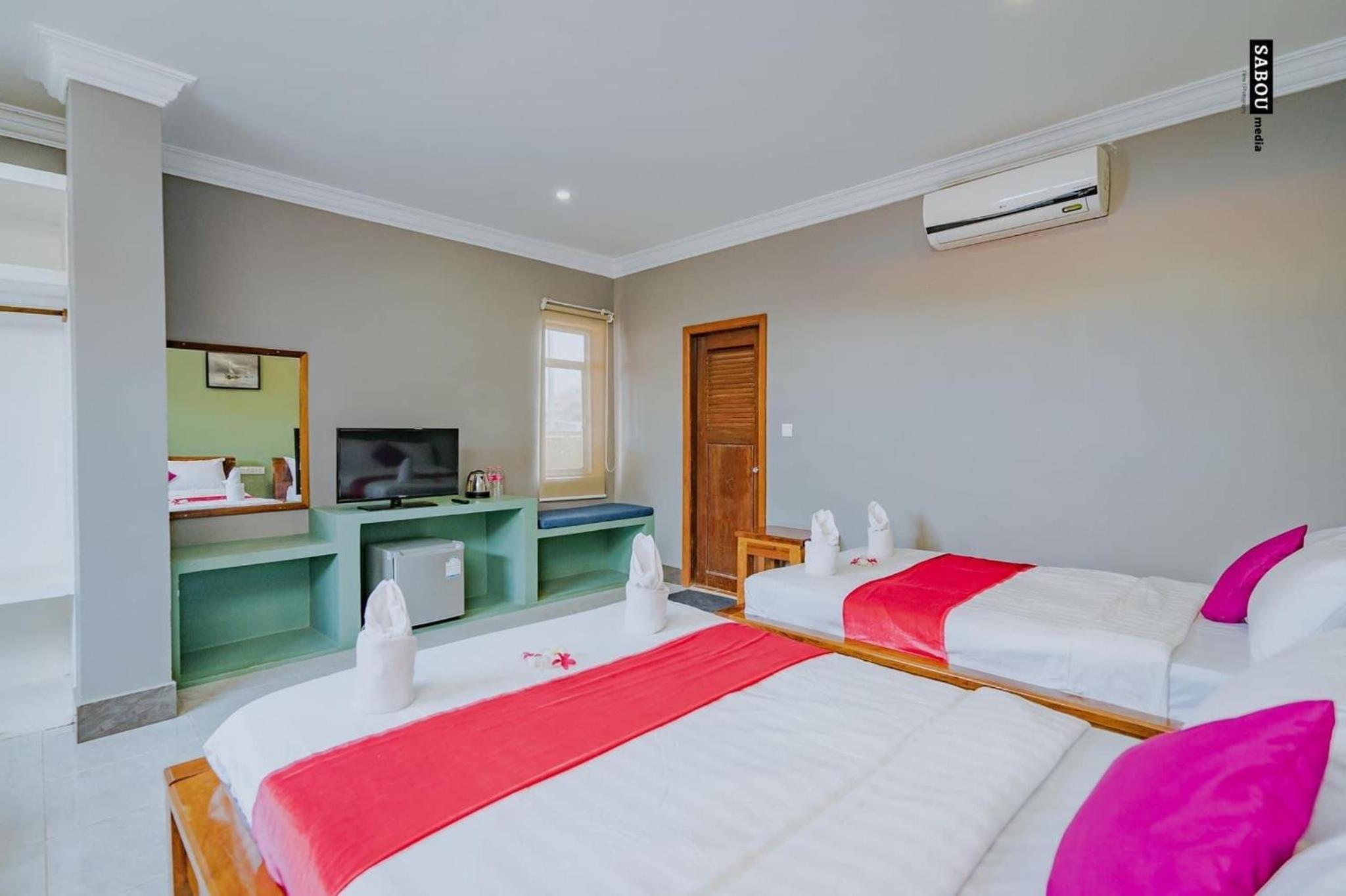 Deluxe Double Room with Two Double Beds photo 1