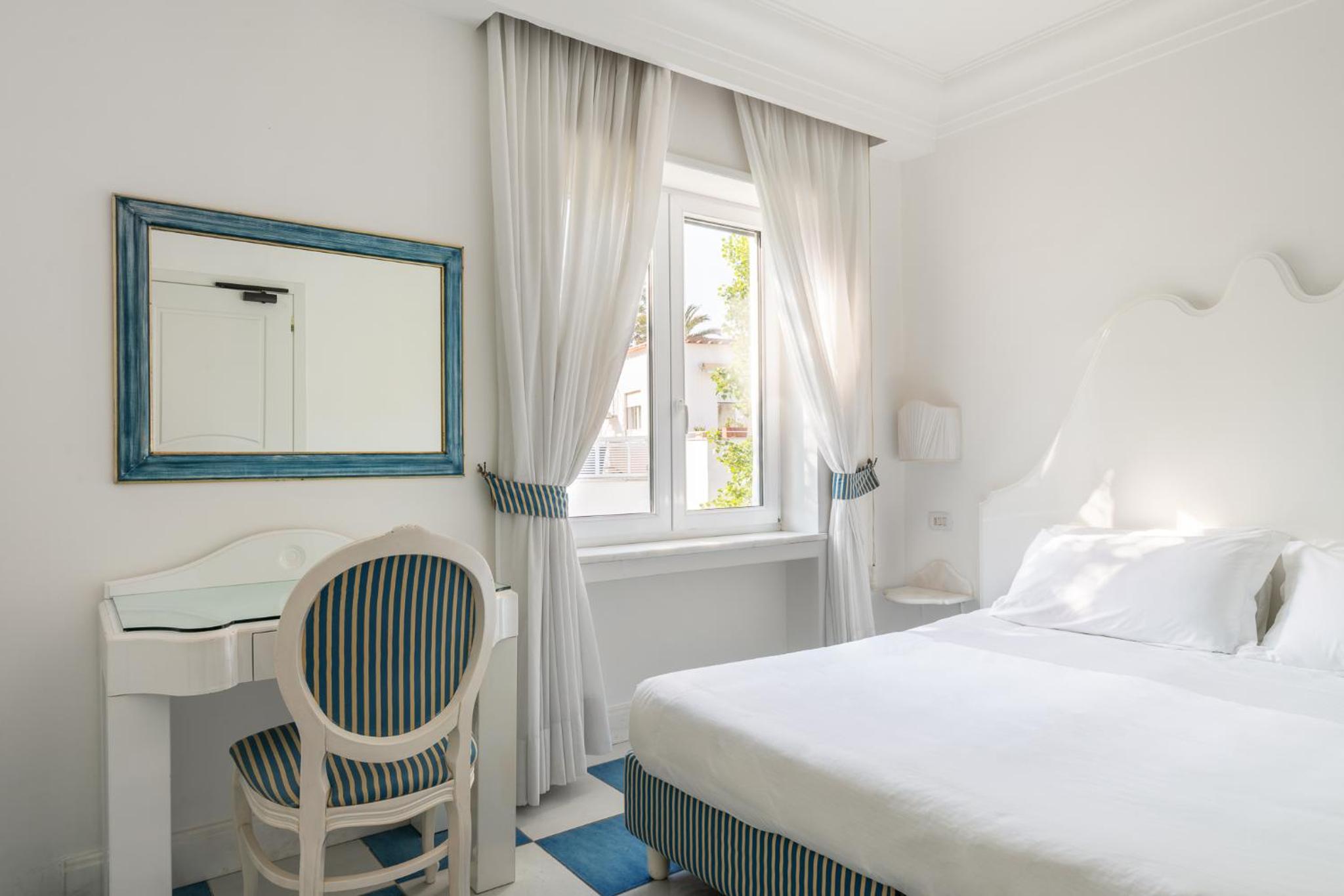 Classic Double or Twin Room - Photo 5