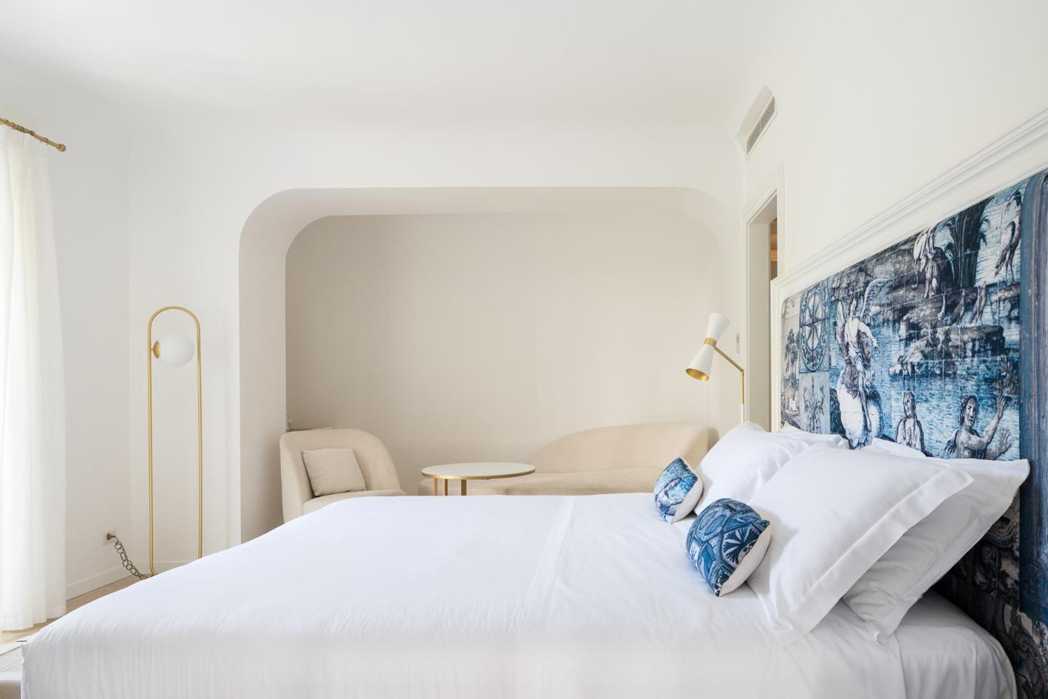 Deluxe Room with Garden View - Photo 3