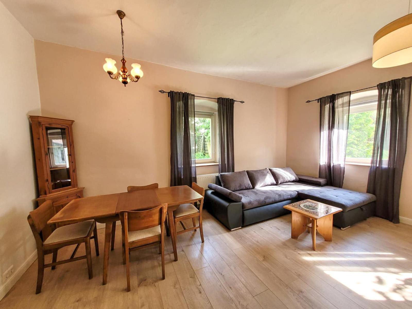 One-Bedroom Apartment - Photo 1