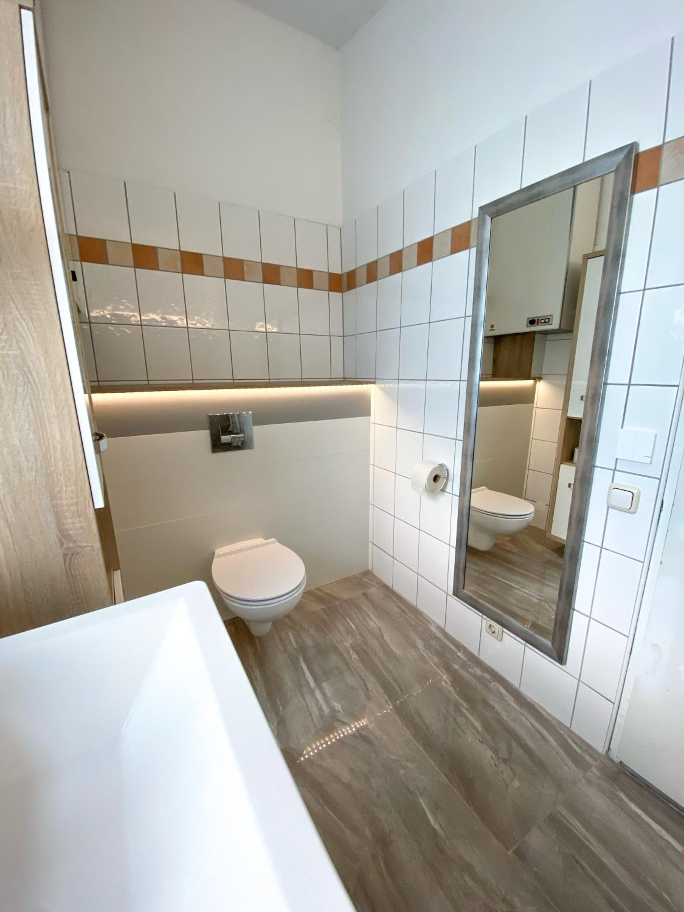 One-Bedroom Apartment - Photo 8