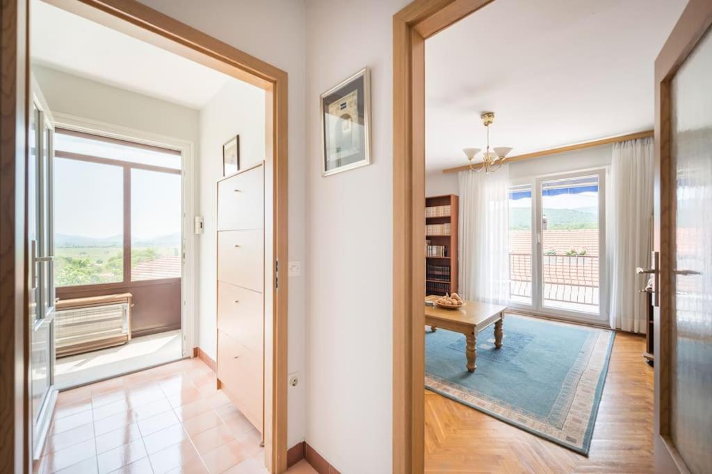 Three-Bedroom House photo 3