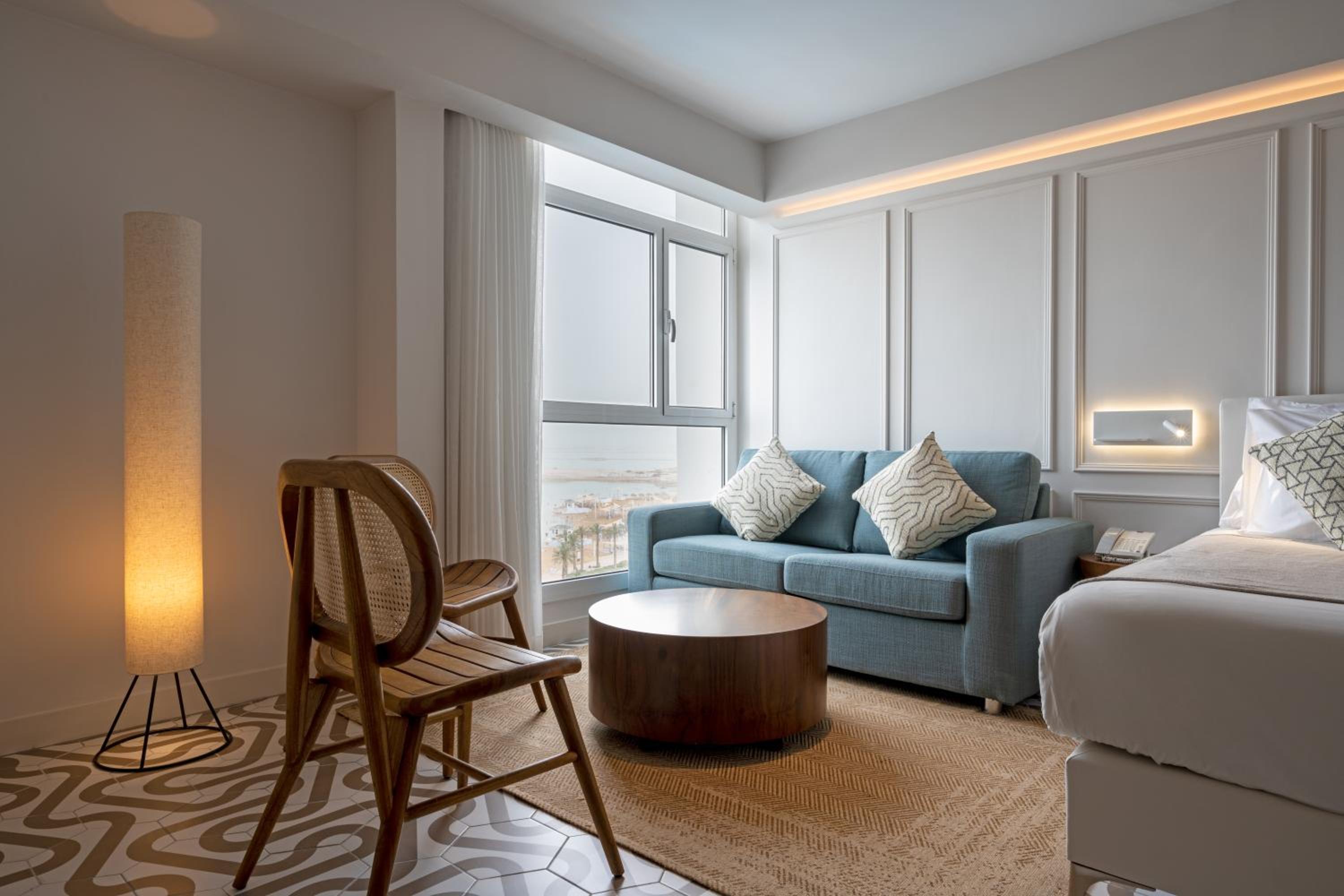 Family Room with Dead Sea View photo 2
