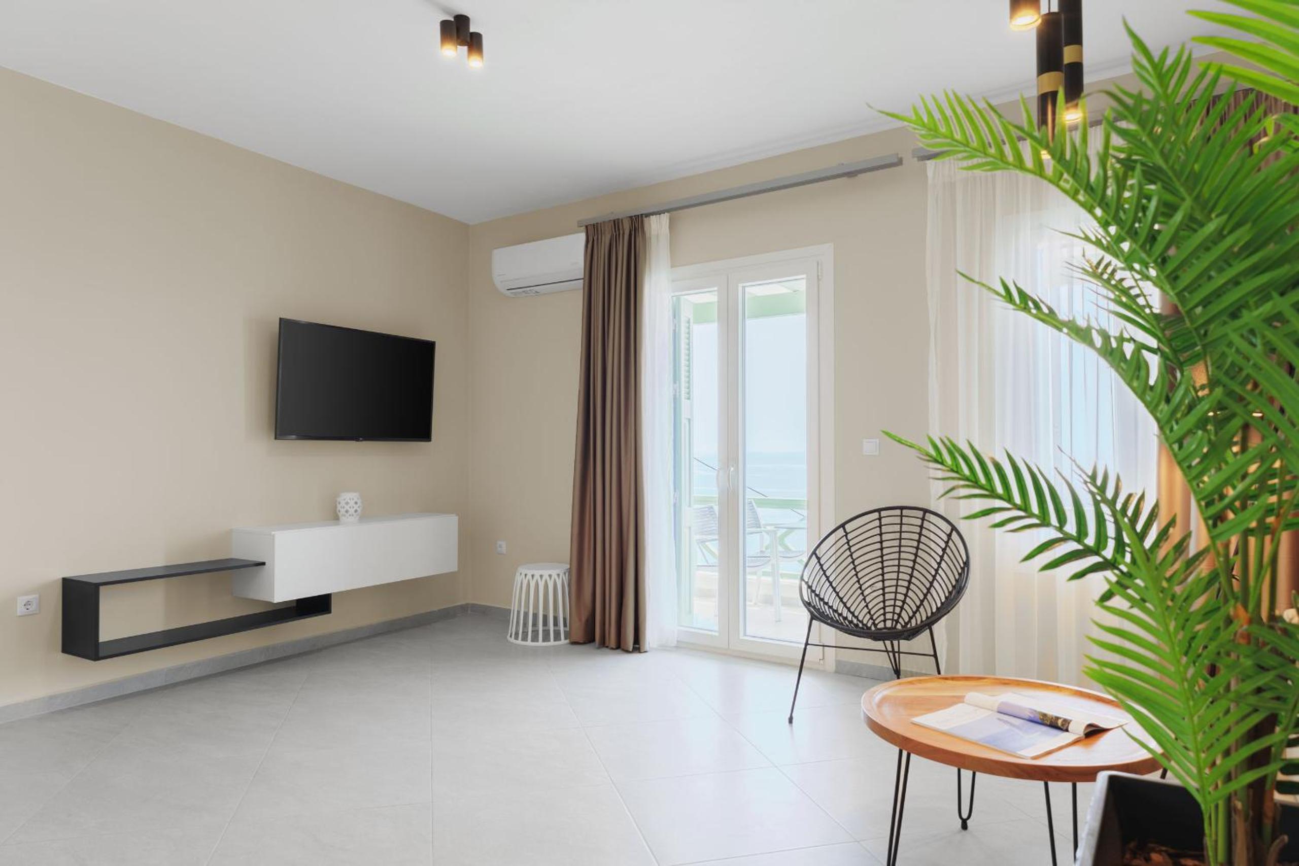 Suite with Sea View - Photo 14