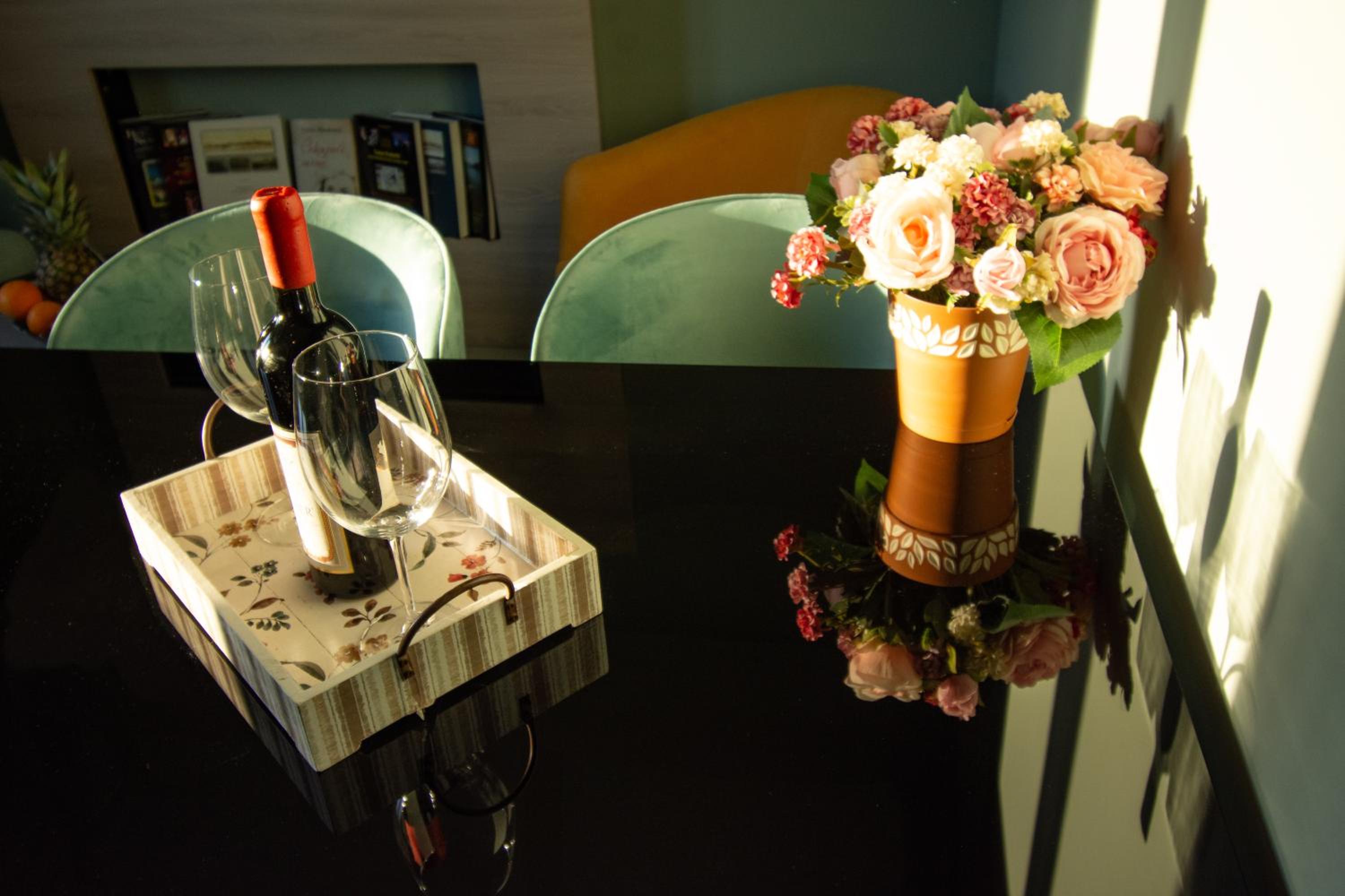 Standard Suite - Photo 2
