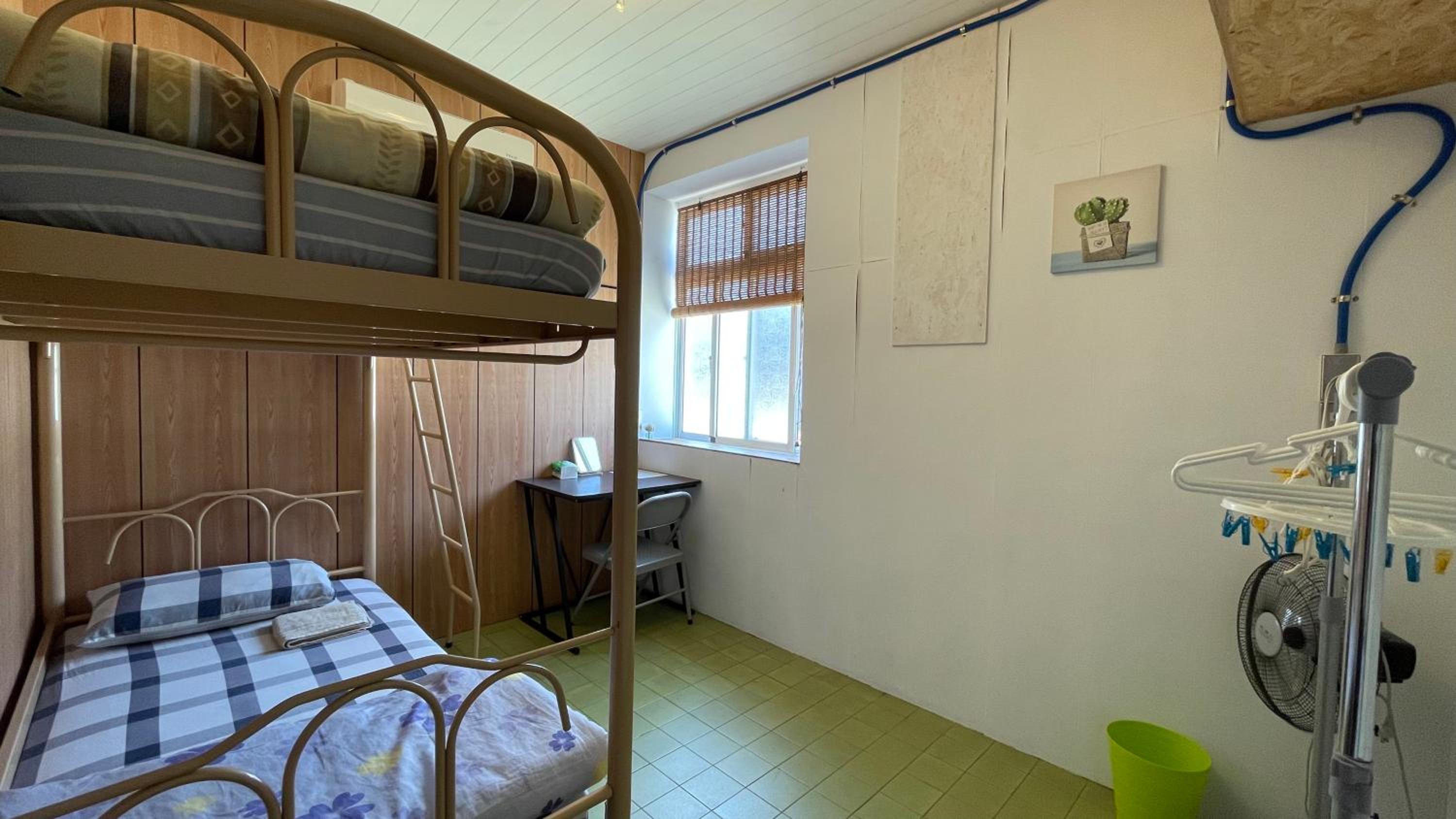Twin Room with Shared Bathroom photo 1