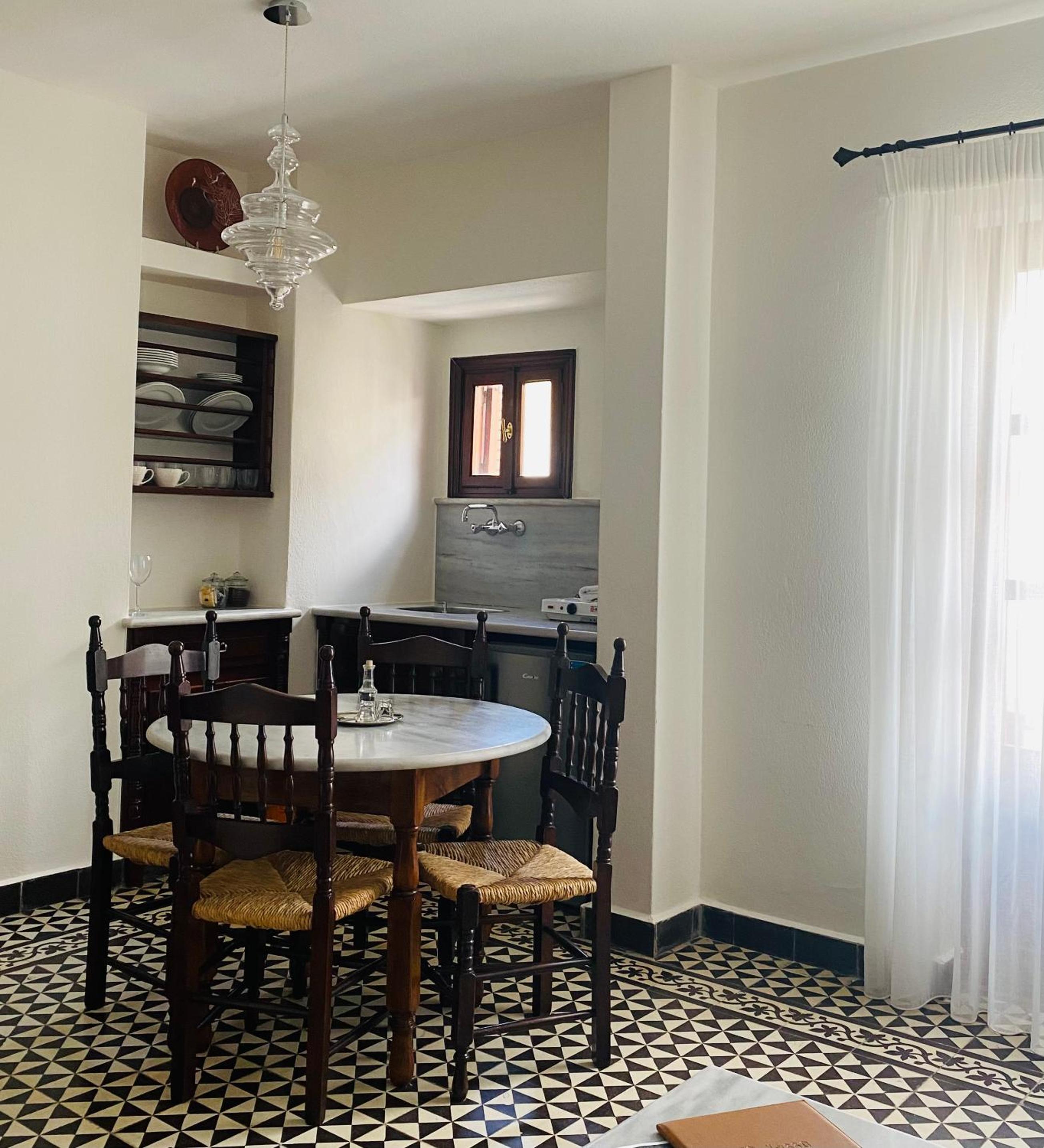 Suite Apartment with City View - Photo 11