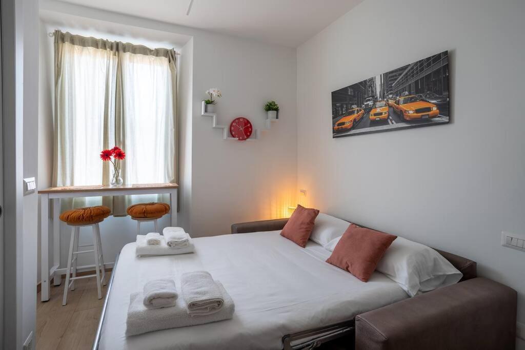 Studio with Sofa Bed