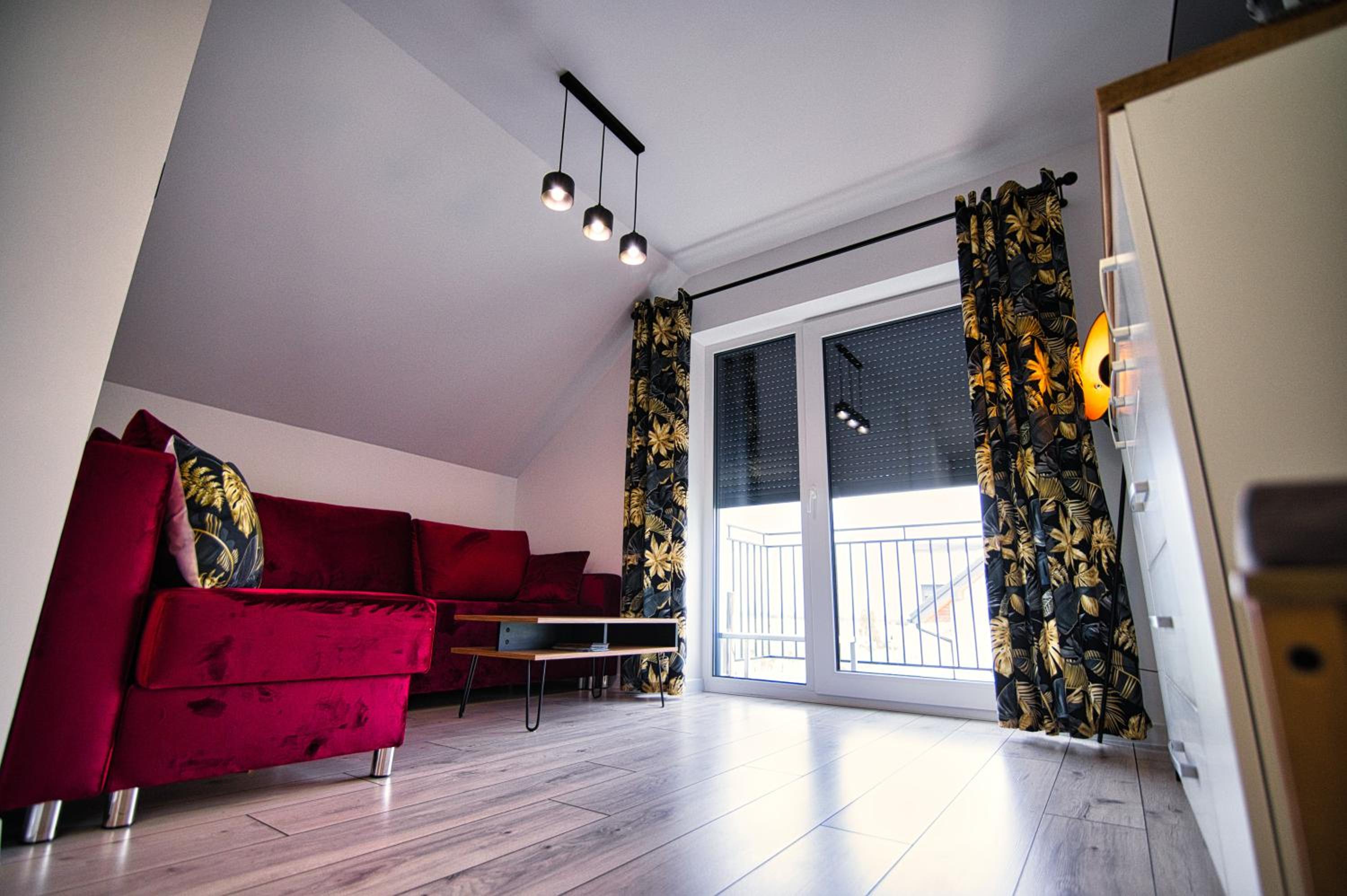 Apartment with Balcony - Photo 21