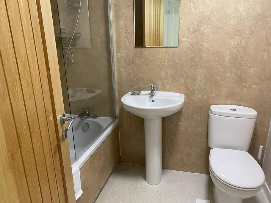One-Bedroom Apartment - Photo 10