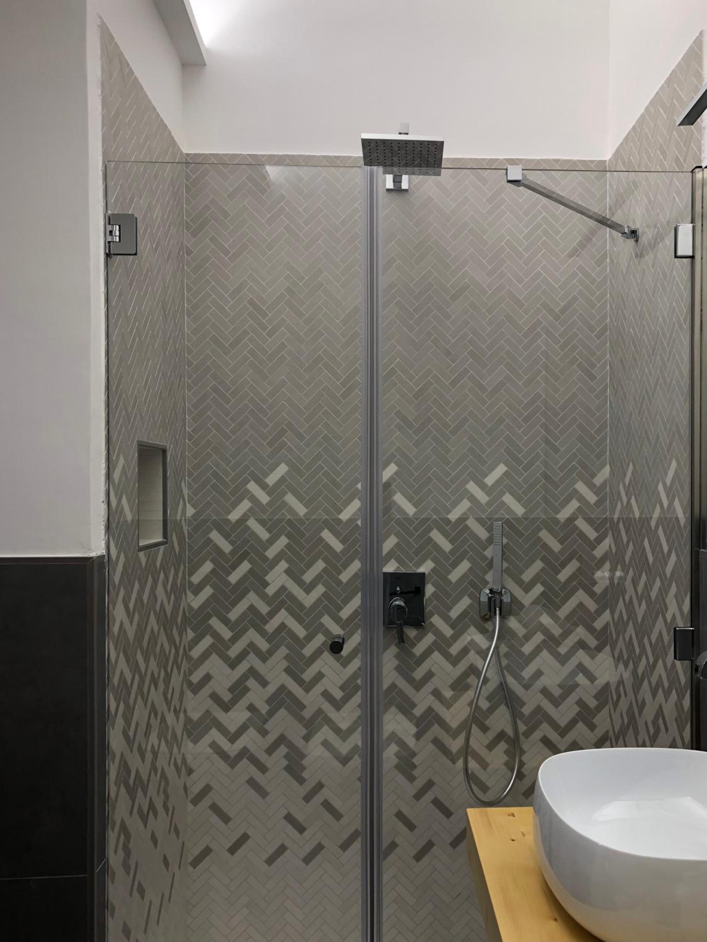 Two-Bedroom Apartment - Photo 2