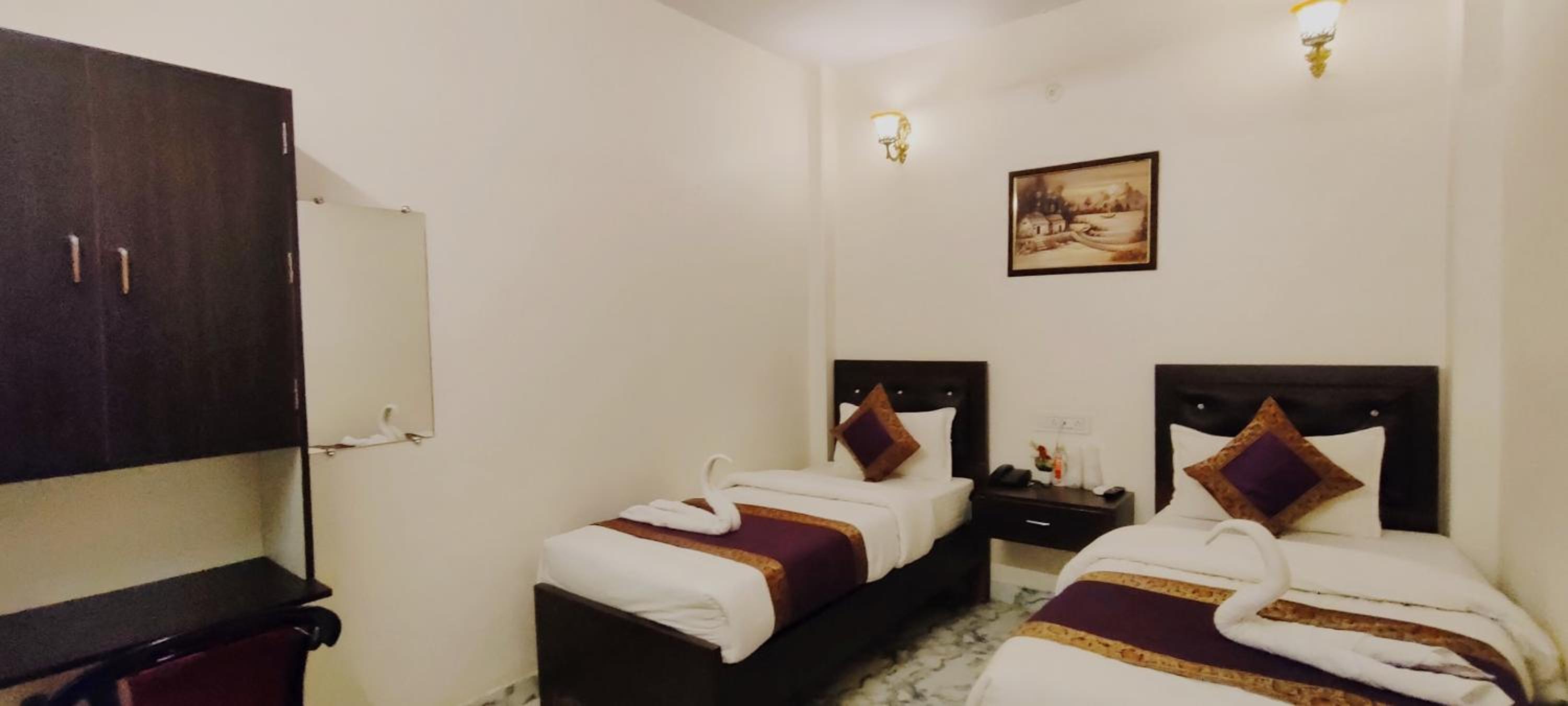 Deluxe Double Room - Photo 18
