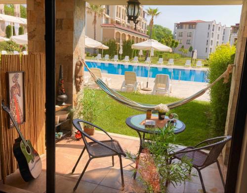 Studio with Pool View - Photo 15