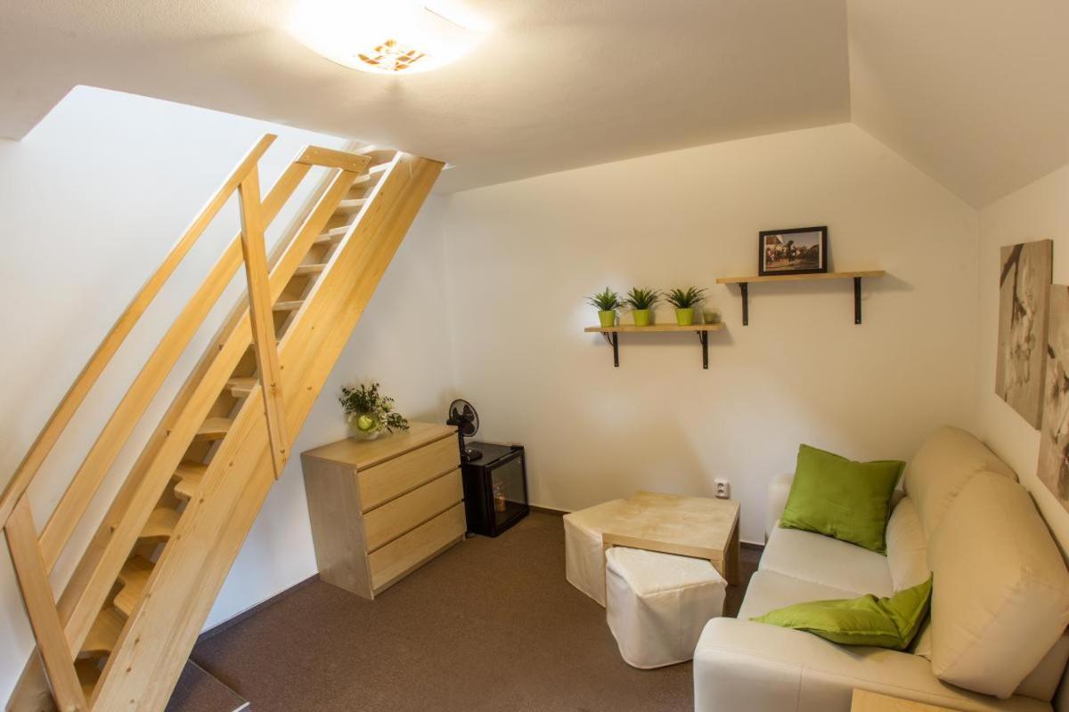 Triple Room with Bathroom photo 1