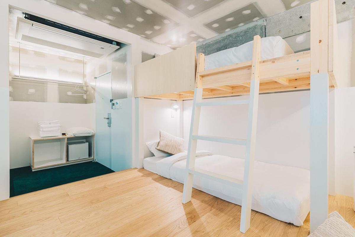 Premium Quadruple Room - Photo 11