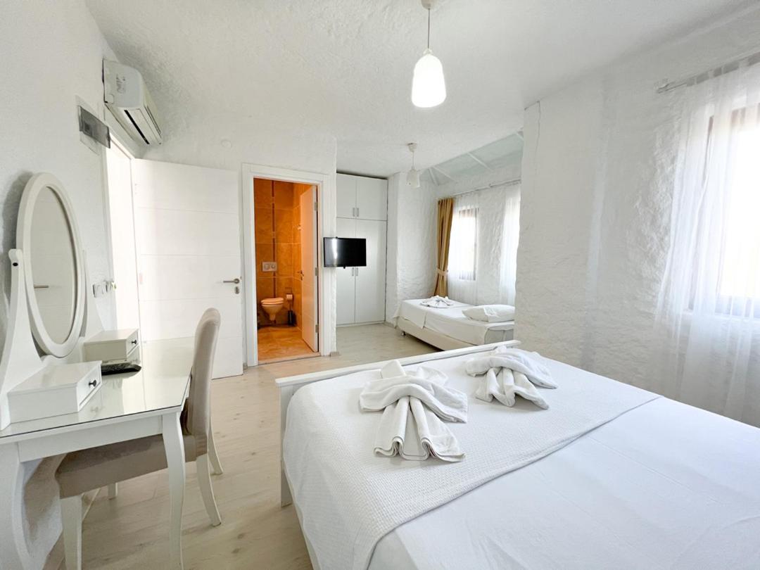 Deluxe Triple Room - Photo 2
