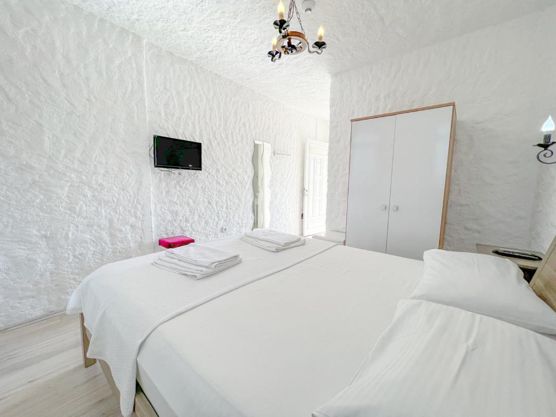 Standard Double Room with Terrace - Photo 6