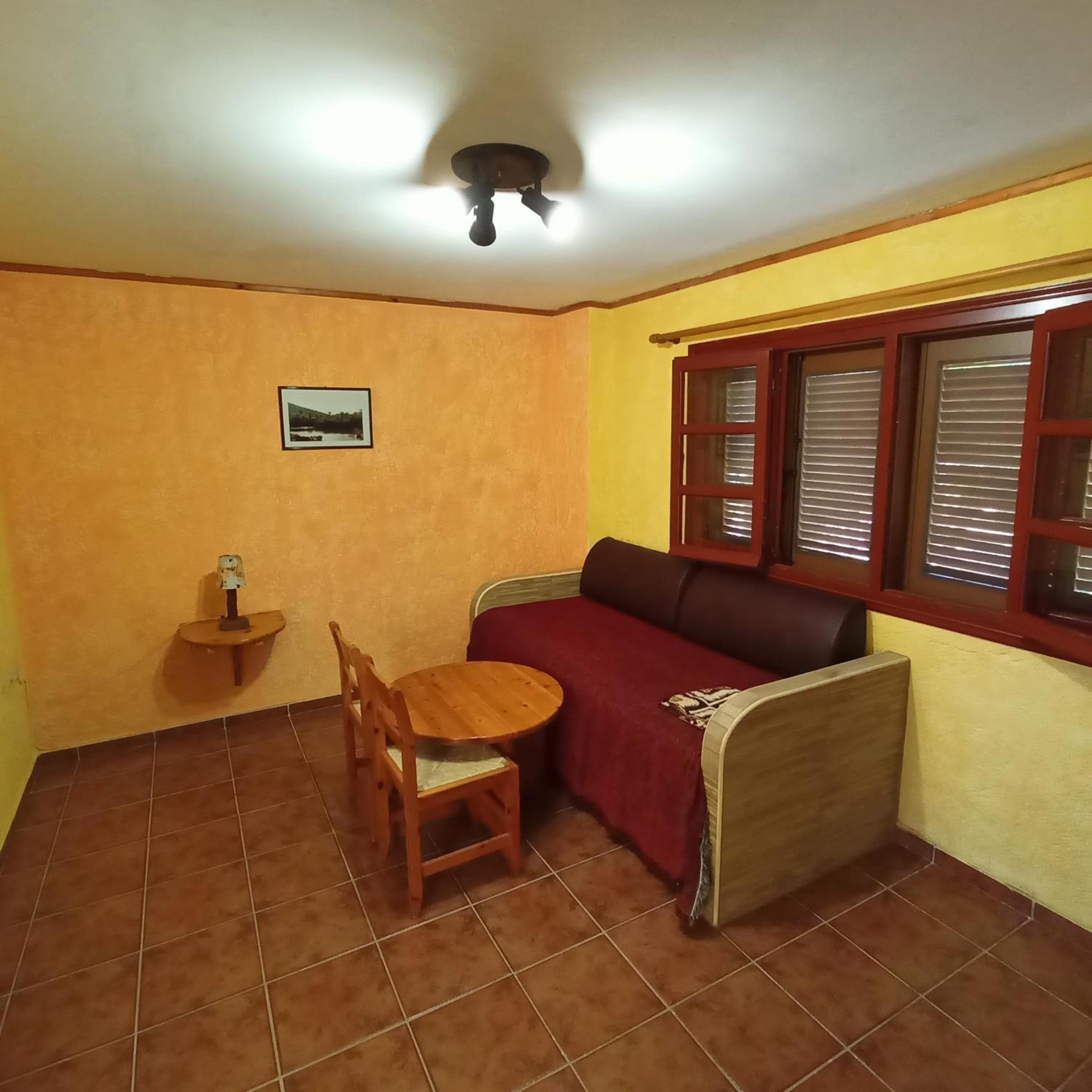 One-Bedroom Apartment (2 - 4 Adults) photo 1
