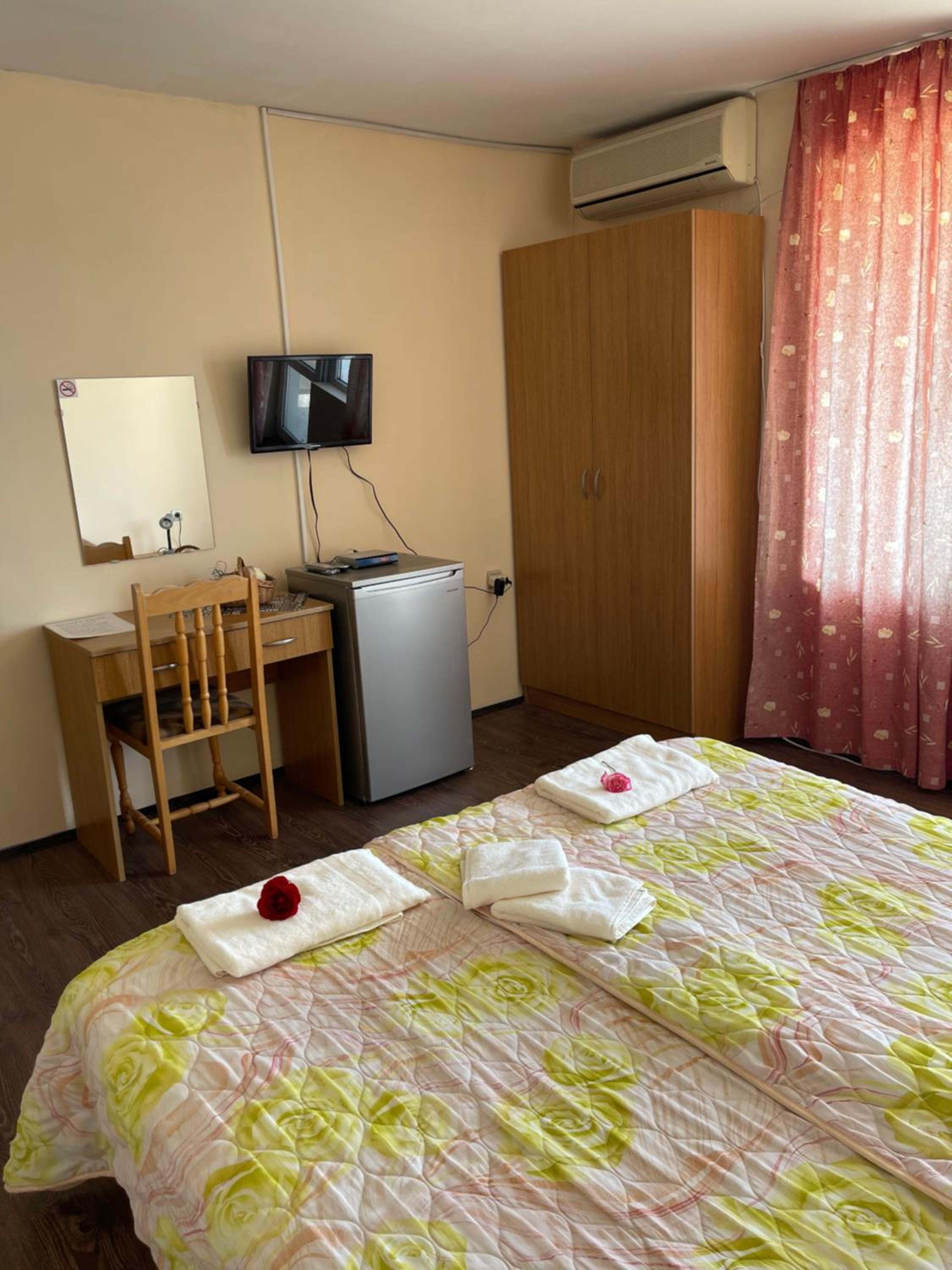 Twin Room with Sea View photo 3