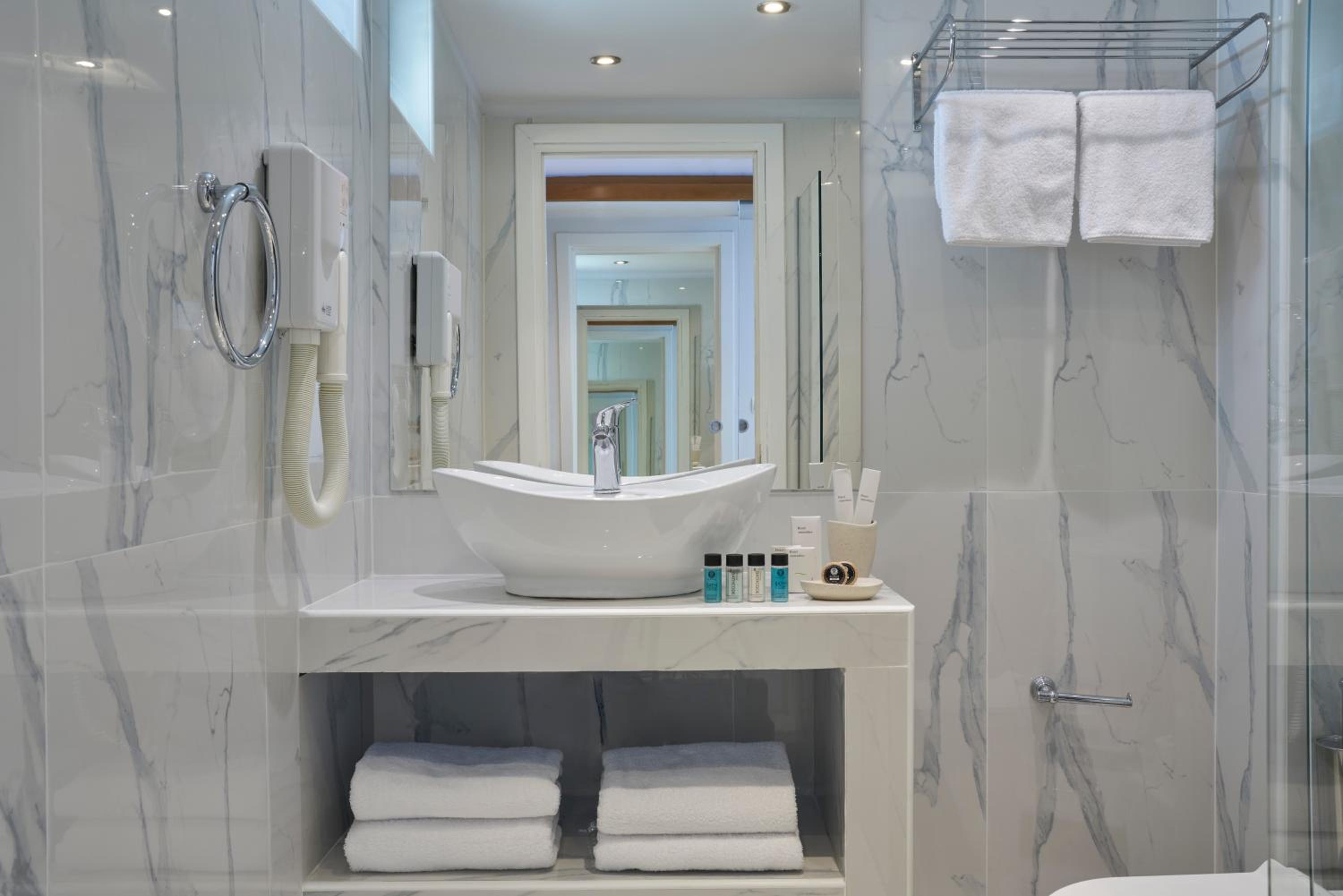 Classic Double Room - Photo 2
