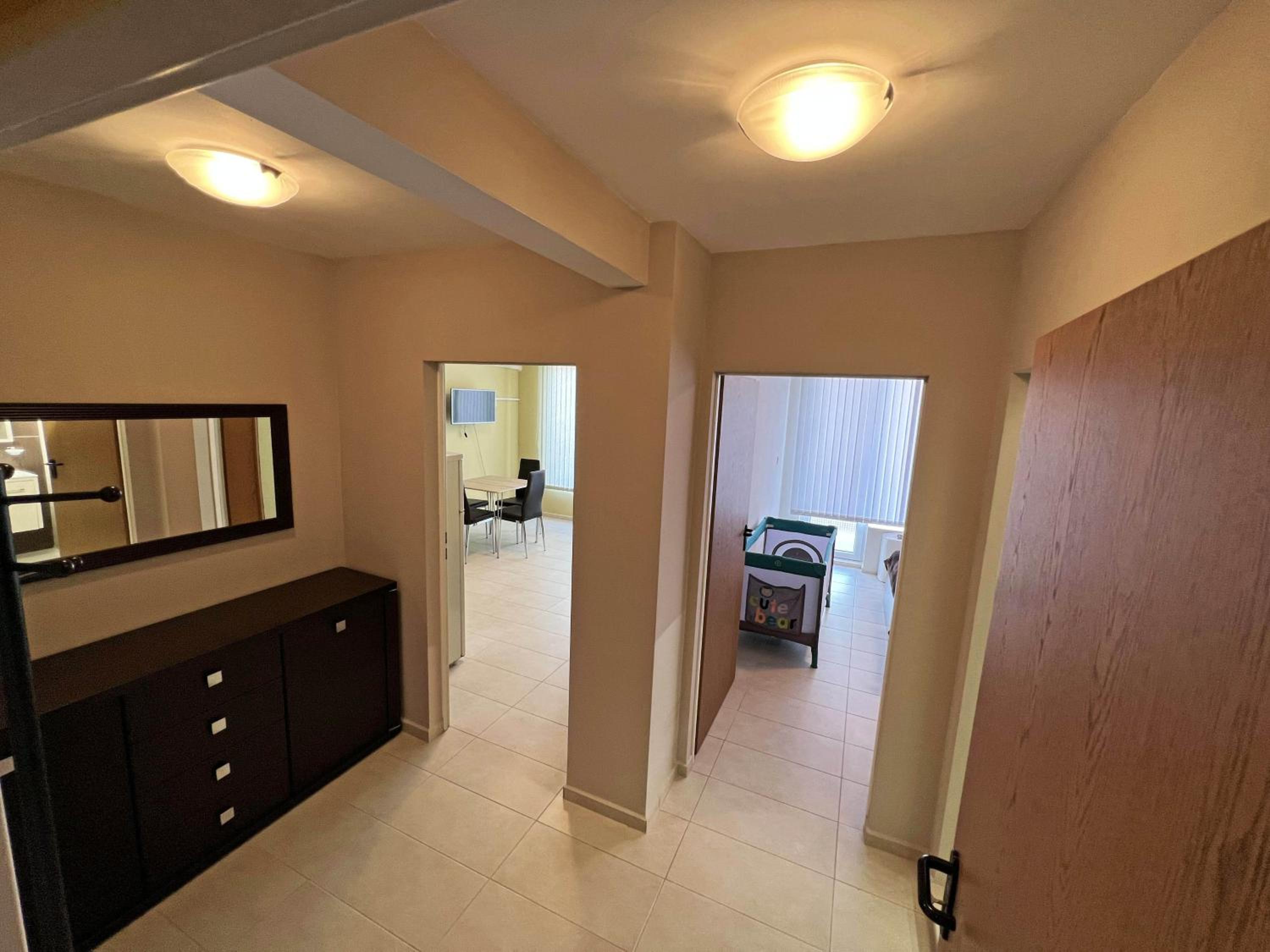 One-Bedroom Apartment photo 1