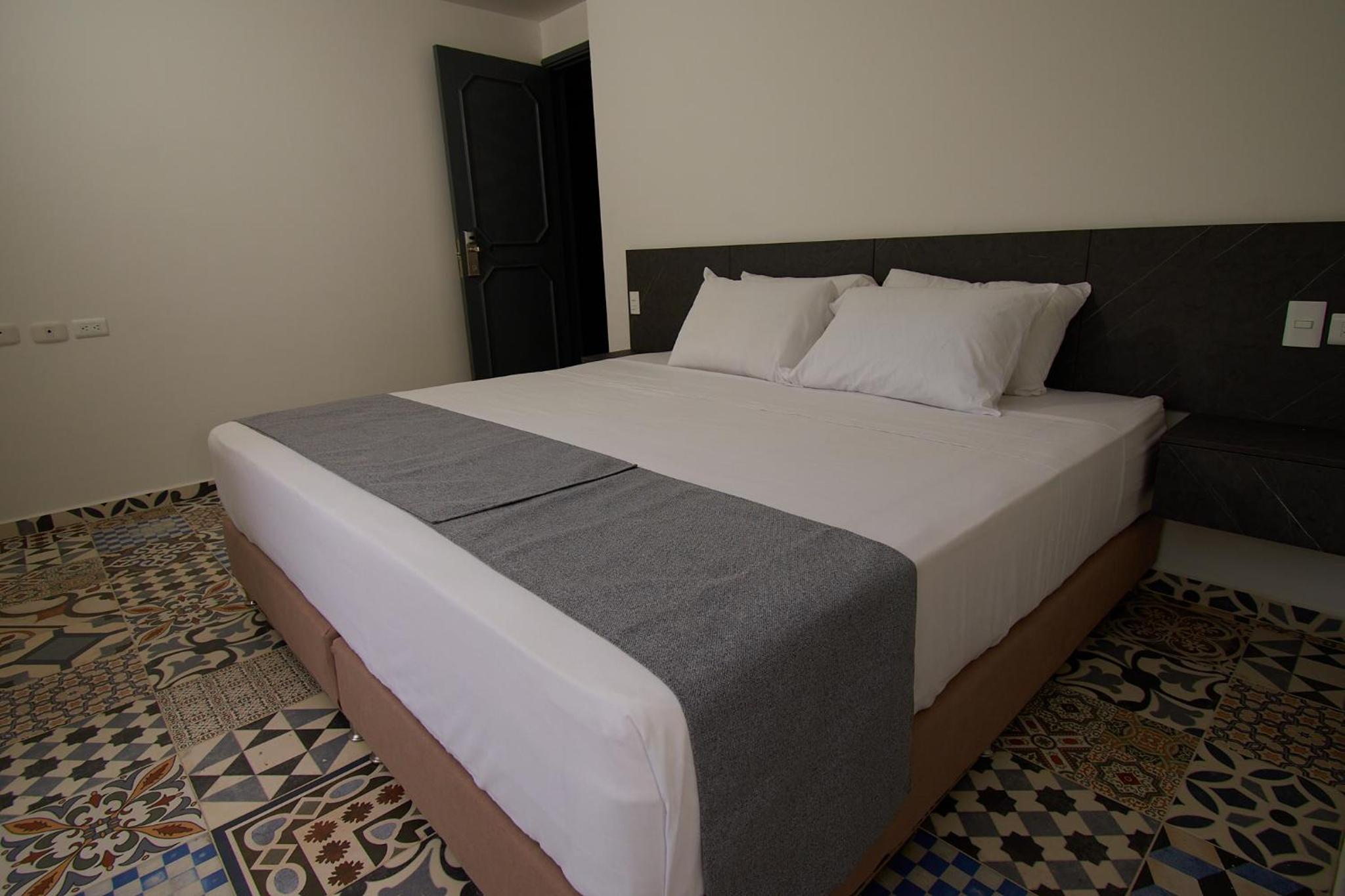 Deluxe King Room photo 1
