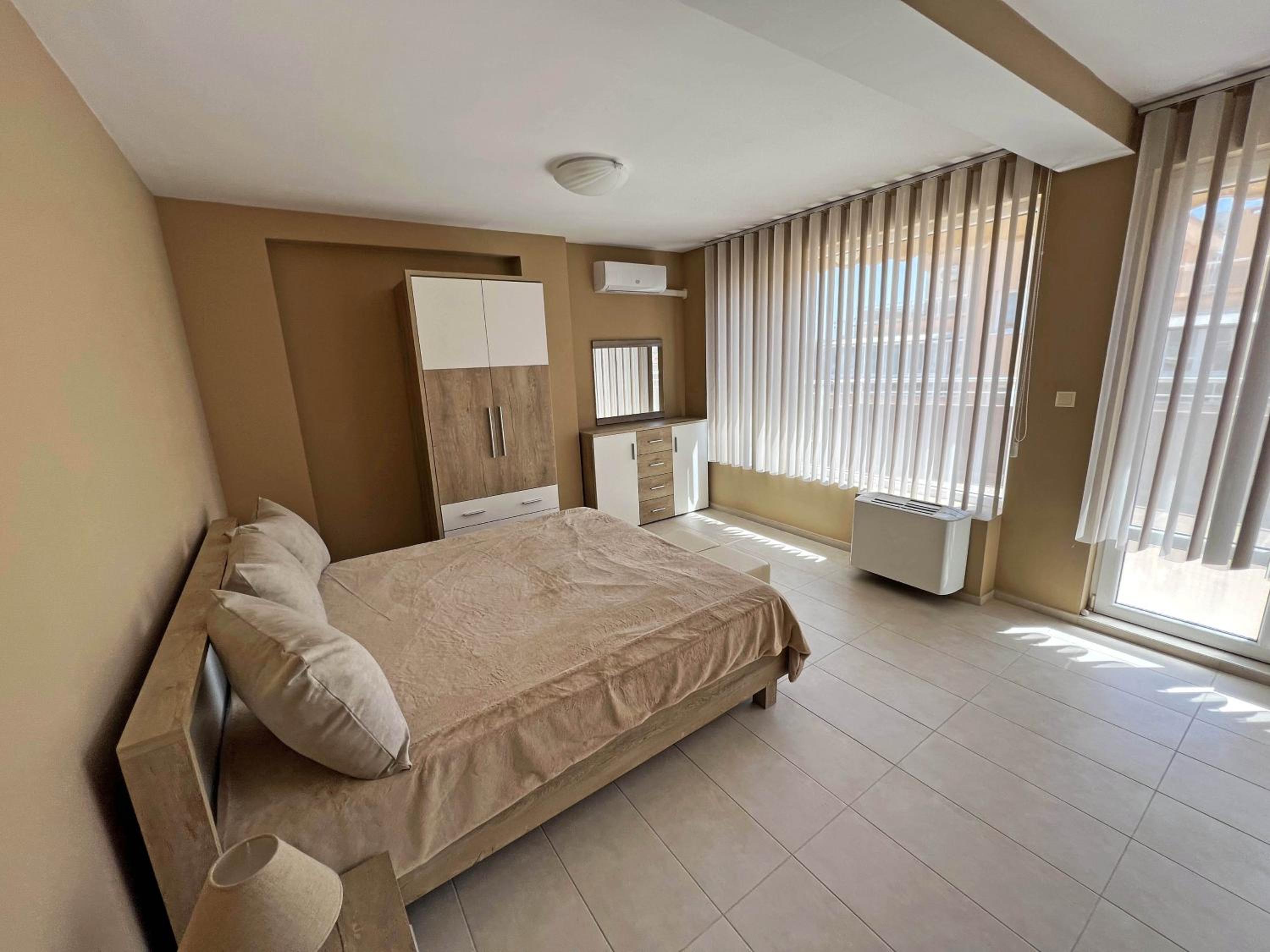 Studio Apartment photo 1