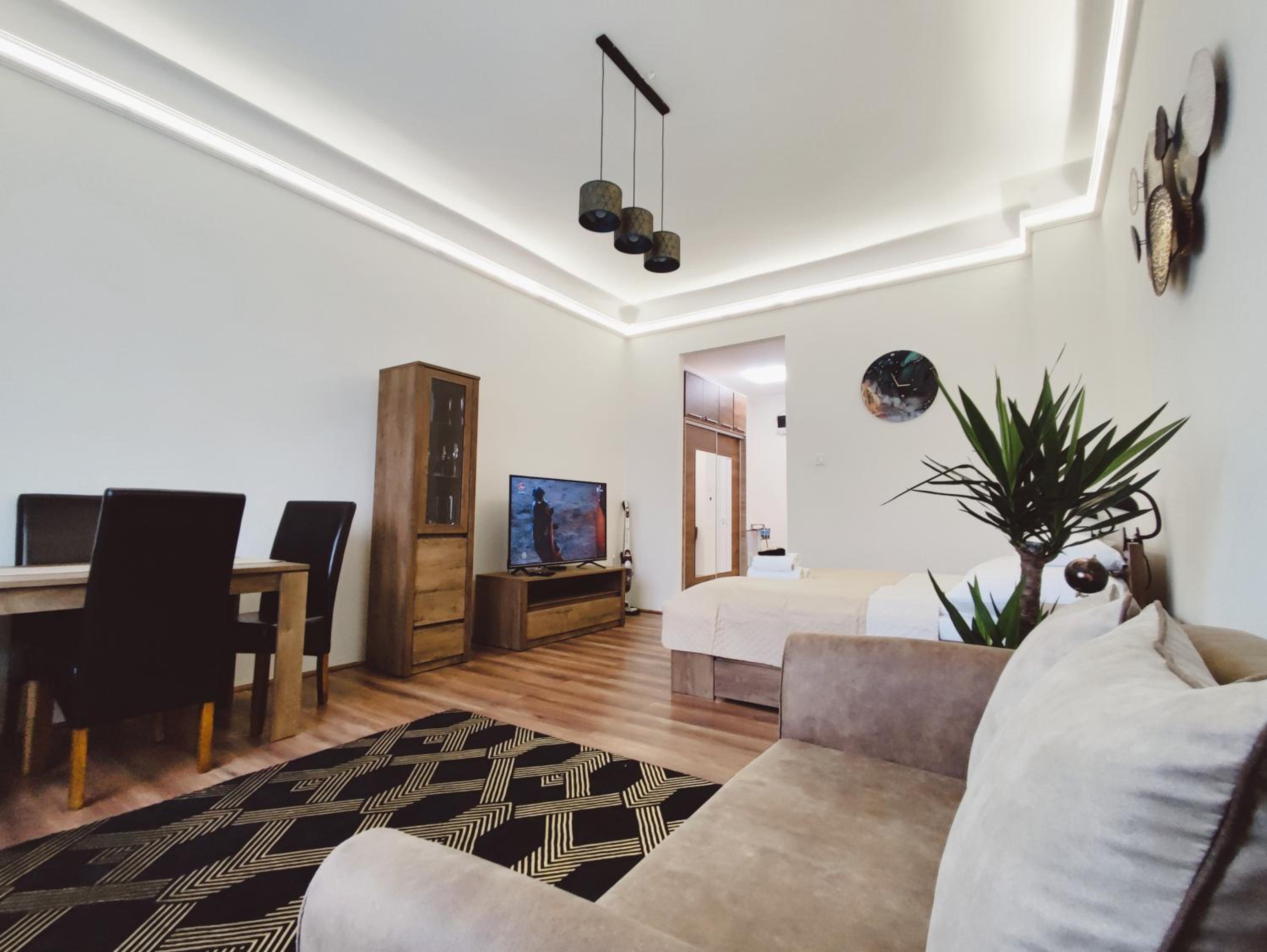 One-Bedroom Apartment - Photo 3
