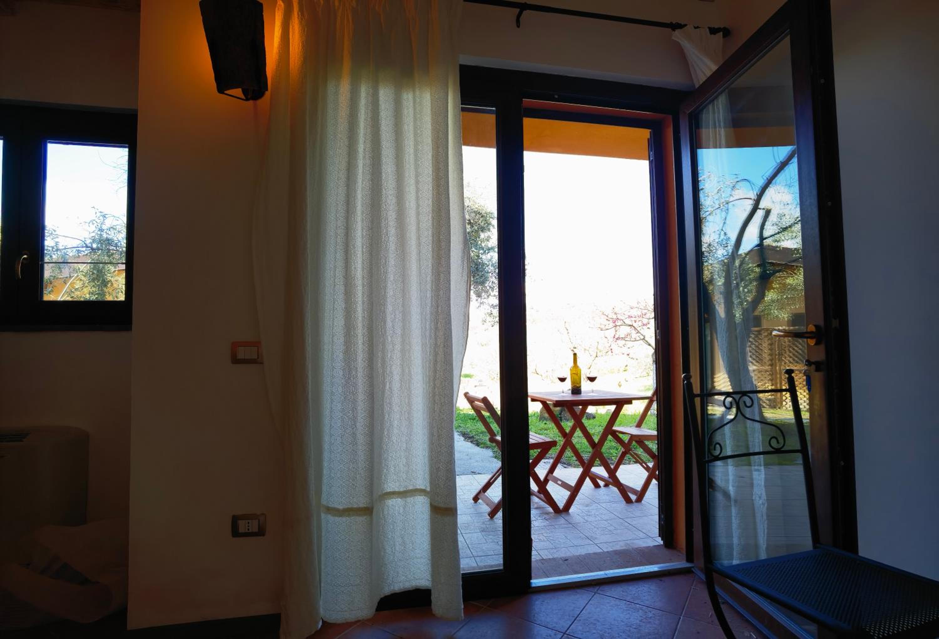 Large Double or Twin Room - Photo 12