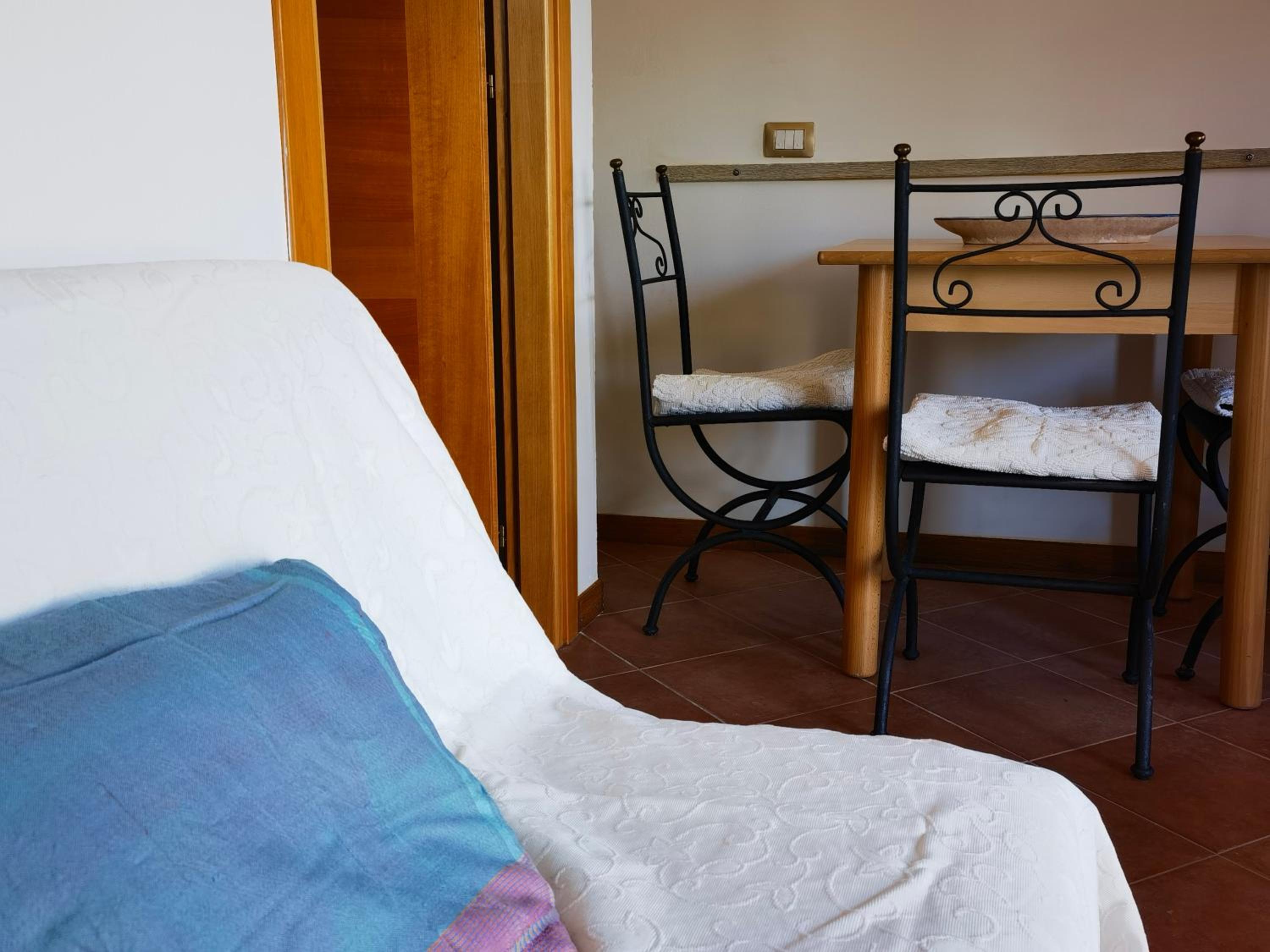 Large Double or Twin Room - Photo 6