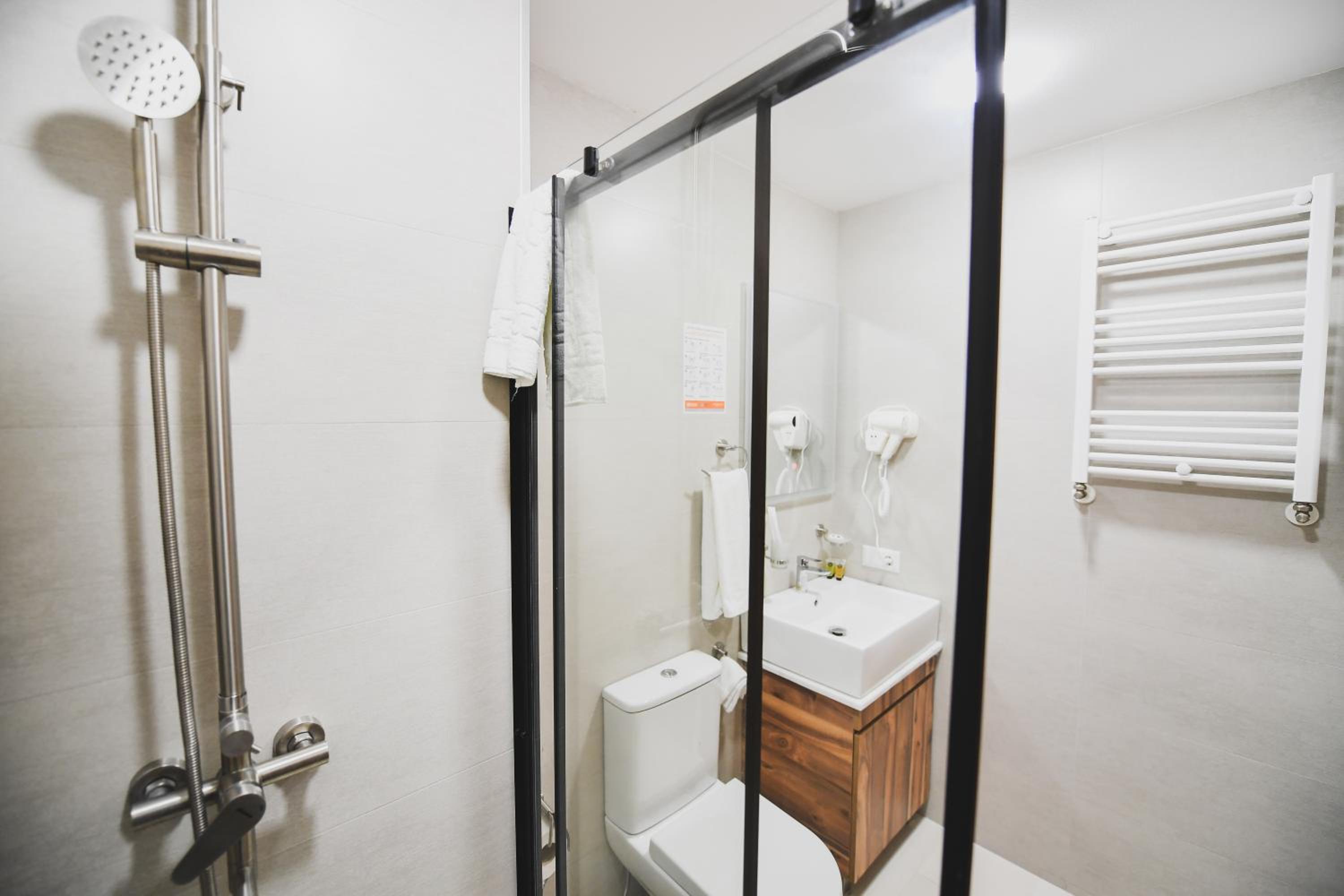 Standard Double or Twin Room photo 2