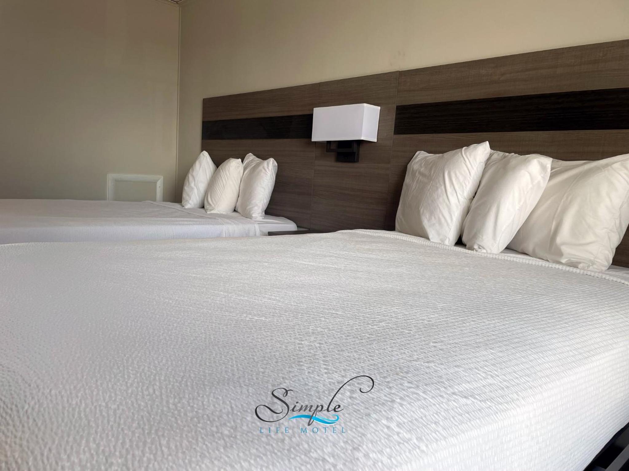 Deluxe Double Room with Balcony - Photo 8